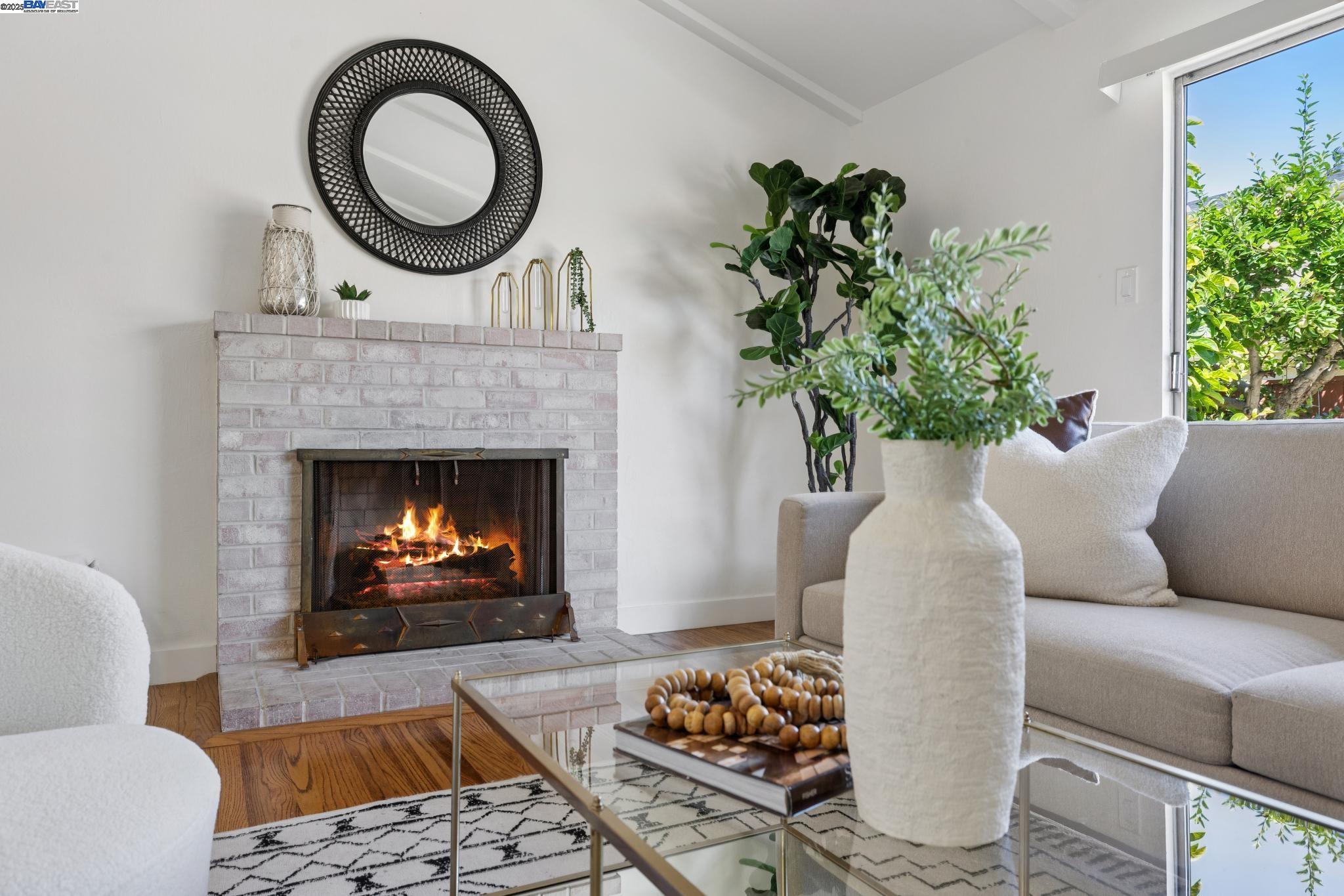 Detail Gallery Image 11 of 58 For 1943 Vining Dr, San Leandro,  CA 94579 - 3 Beds | 2 Baths