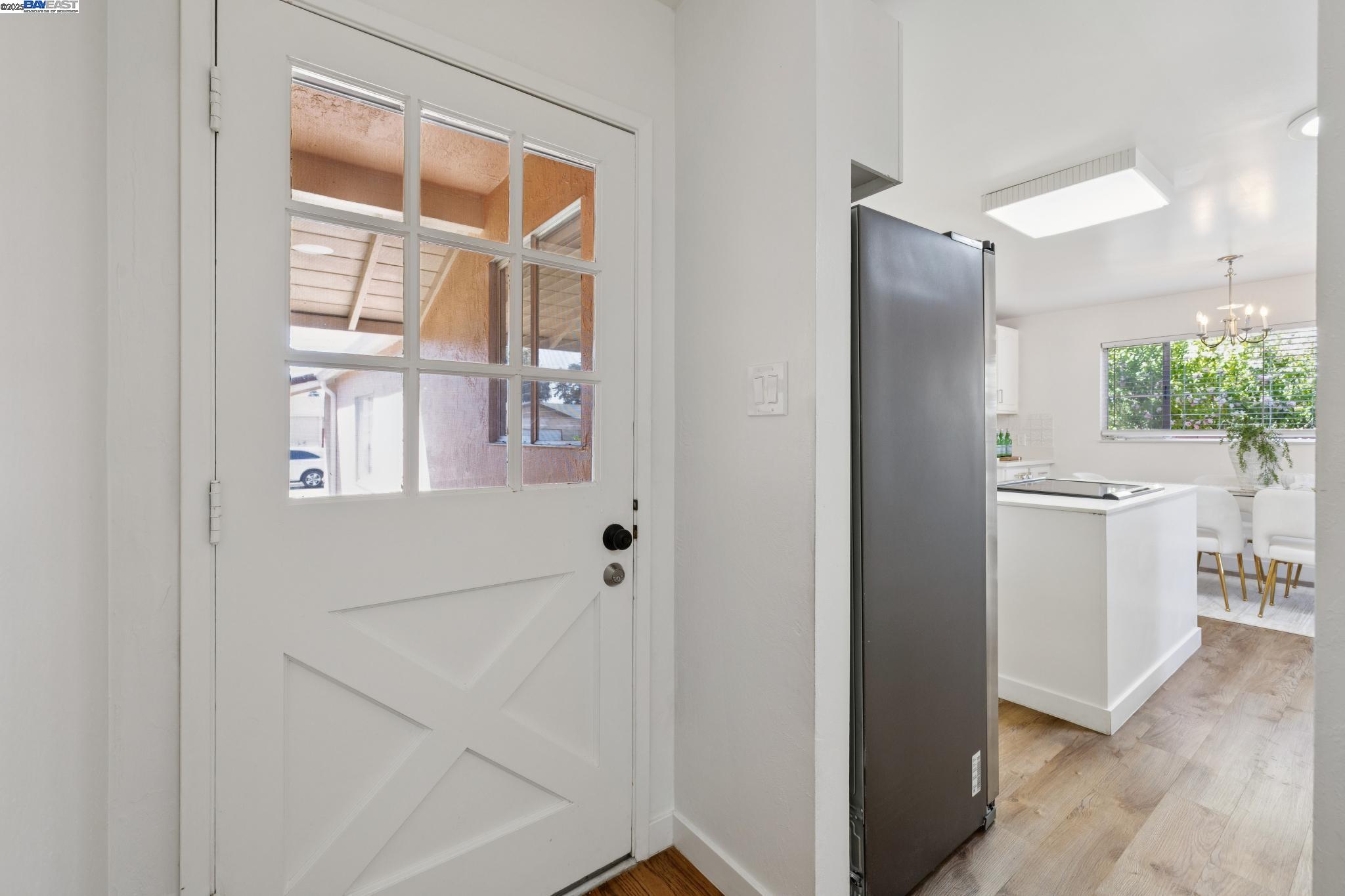 Detail Gallery Image 3 of 58 For 1943 Vining Dr, San Leandro,  CA 94579 - 3 Beds | 2 Baths