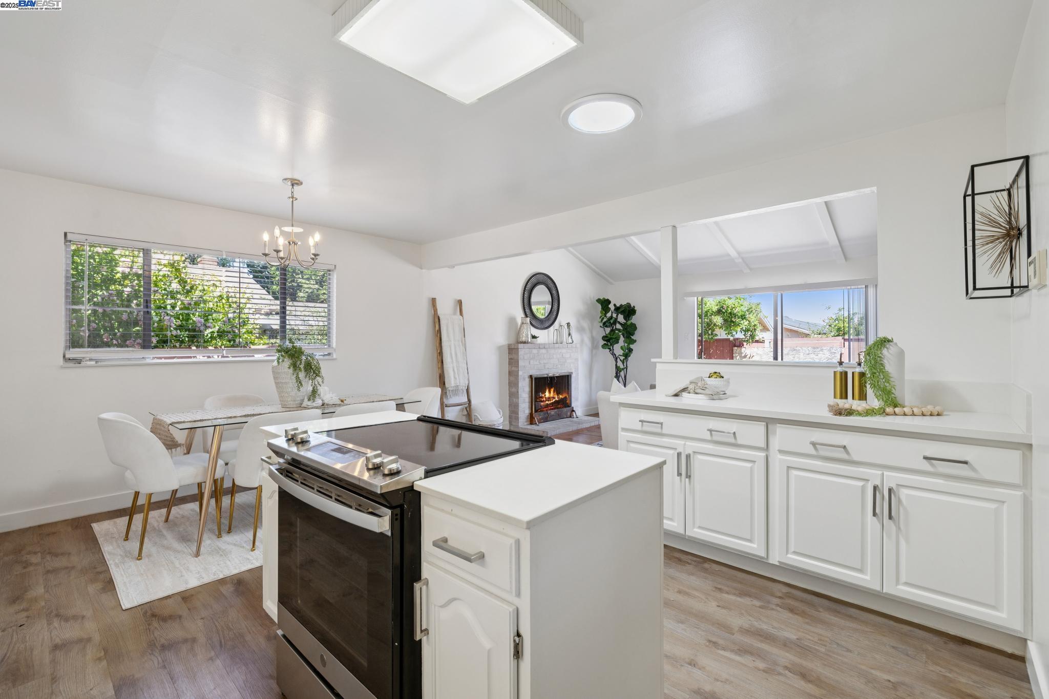 Detail Gallery Image 24 of 58 For 1943 Vining Dr, San Leandro,  CA 94579 - 3 Beds | 2 Baths