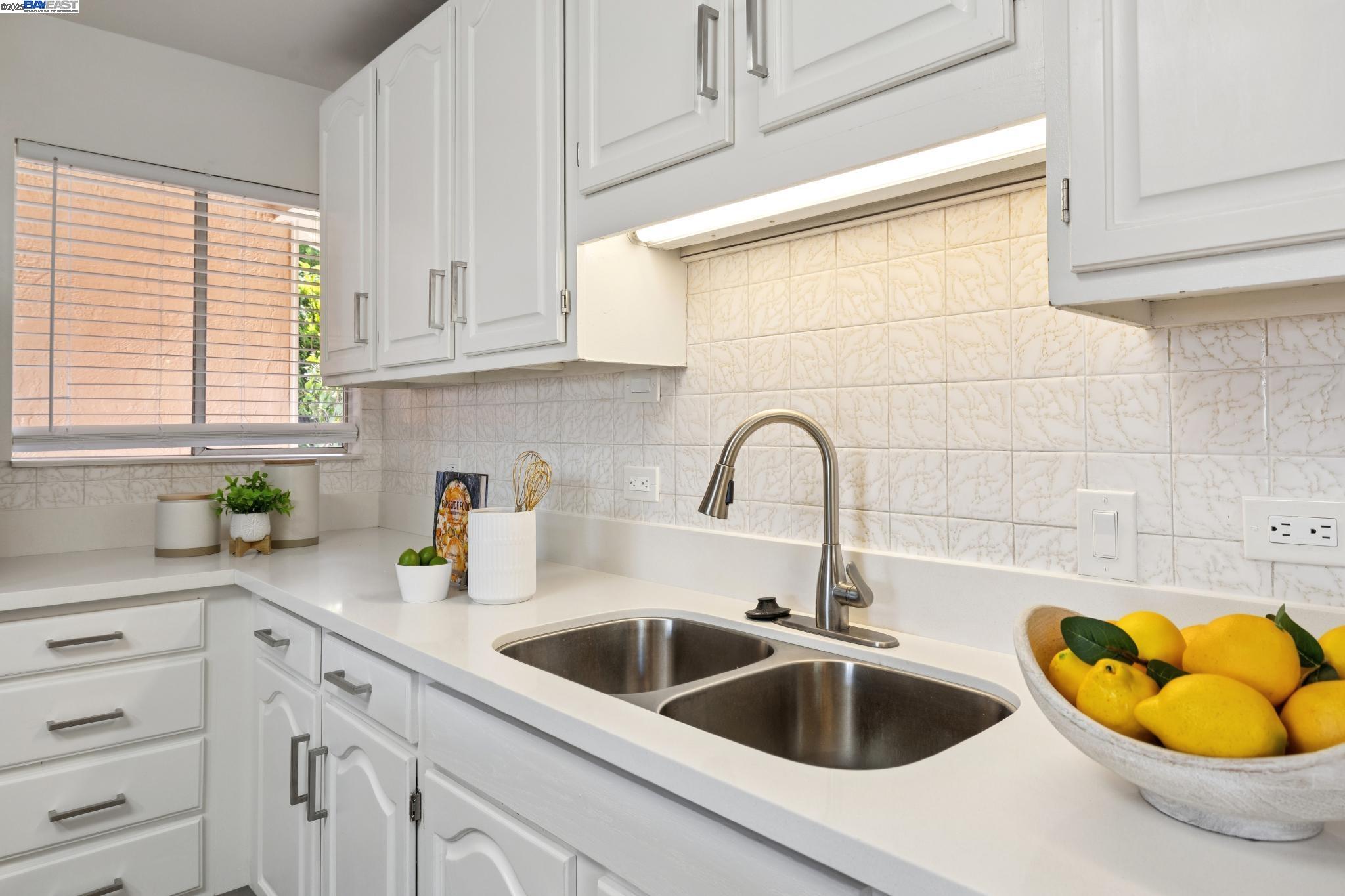 Detail Gallery Image 27 of 58 For 1943 Vining Dr, San Leandro,  CA 94579 - 3 Beds | 2 Baths