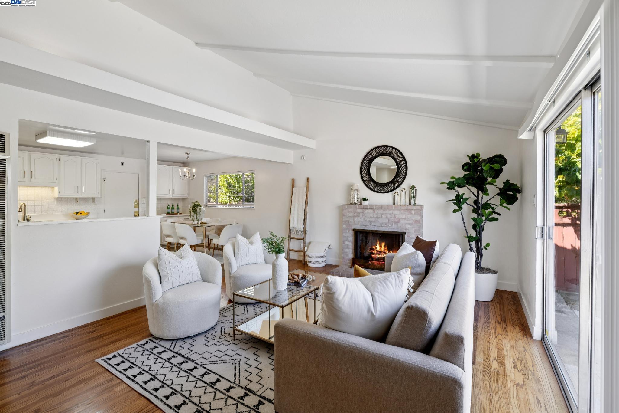Detail Gallery Image 5 of 58 For 1943 Vining Dr, San Leandro,  CA 94579 - 3 Beds | 2 Baths