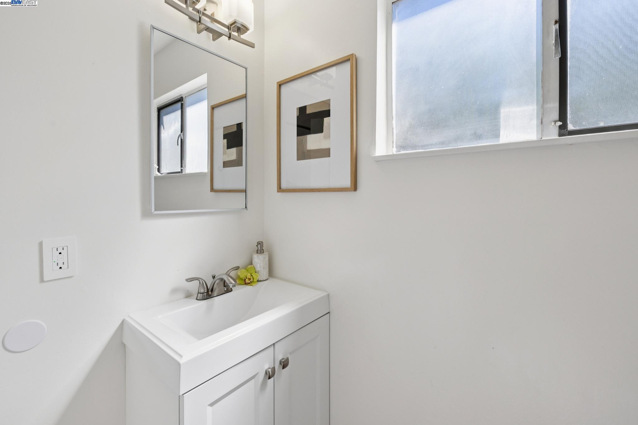 Detail Gallery Image 43 of 58 For 1943 Vining Dr, San Leandro,  CA 94579 - 3 Beds | 2 Baths