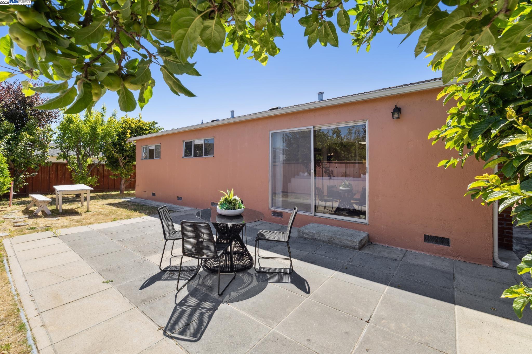 Detail Gallery Image 49 of 58 For 1943 Vining Dr, San Leandro,  CA 94579 - 3 Beds | 2 Baths