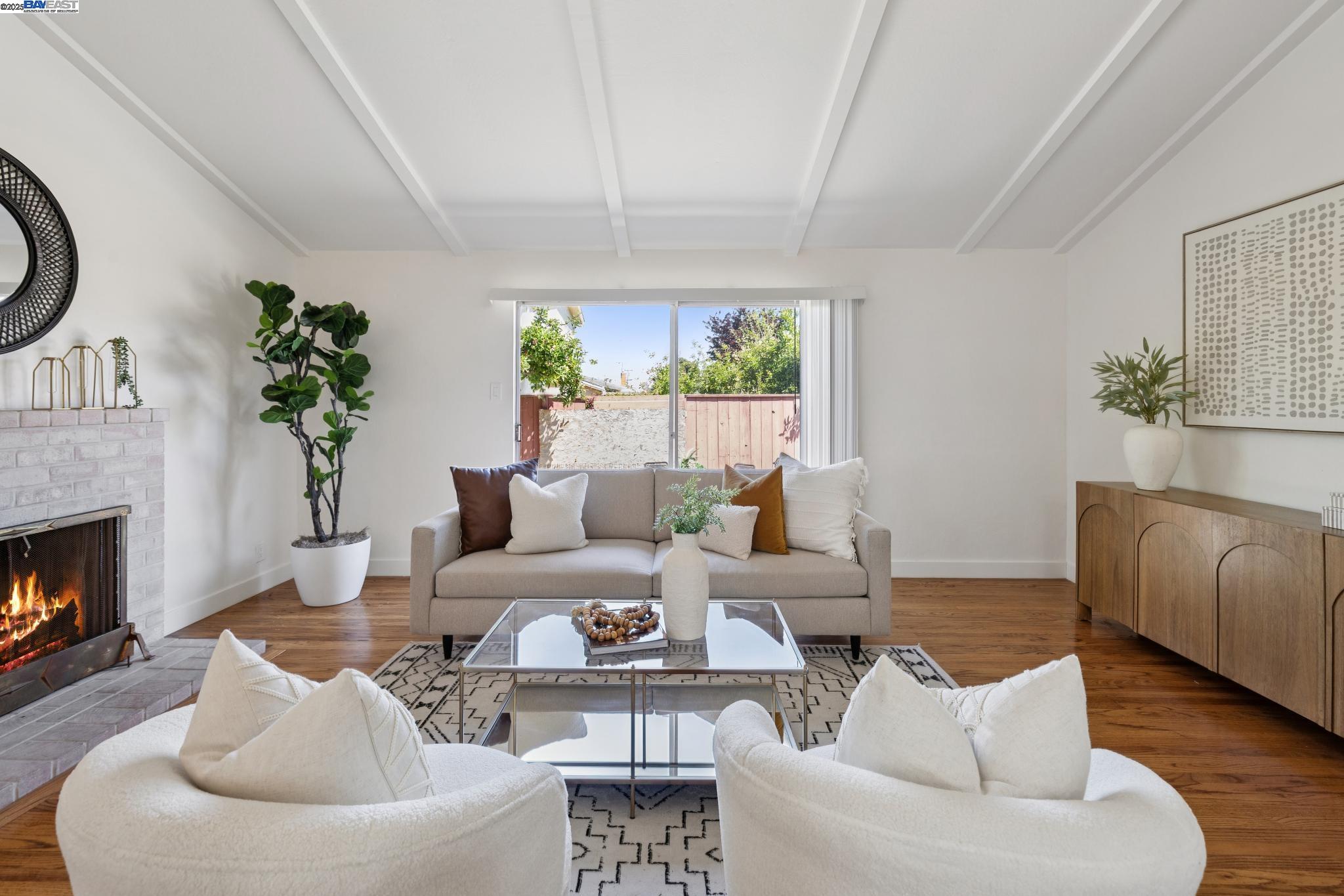 Detail Gallery Image 6 of 58 For 1943 Vining Dr, San Leandro,  CA 94579 - 3 Beds | 2 Baths