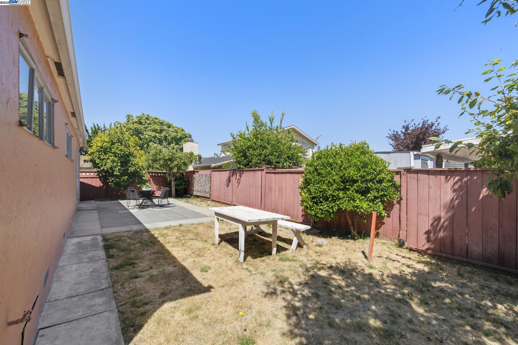 Detail Gallery Image 52 of 58 For 1943 Vining Dr, San Leandro,  CA 94579 - 3 Beds | 2 Baths