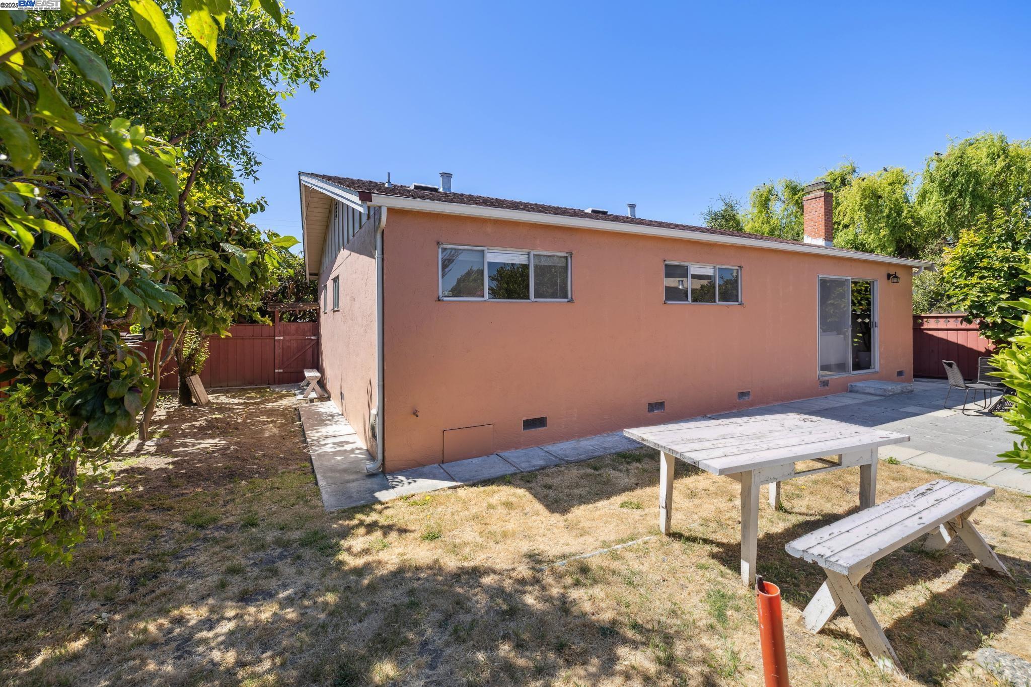 Detail Gallery Image 53 of 58 For 1943 Vining Dr, San Leandro,  CA 94579 - 3 Beds | 2 Baths
