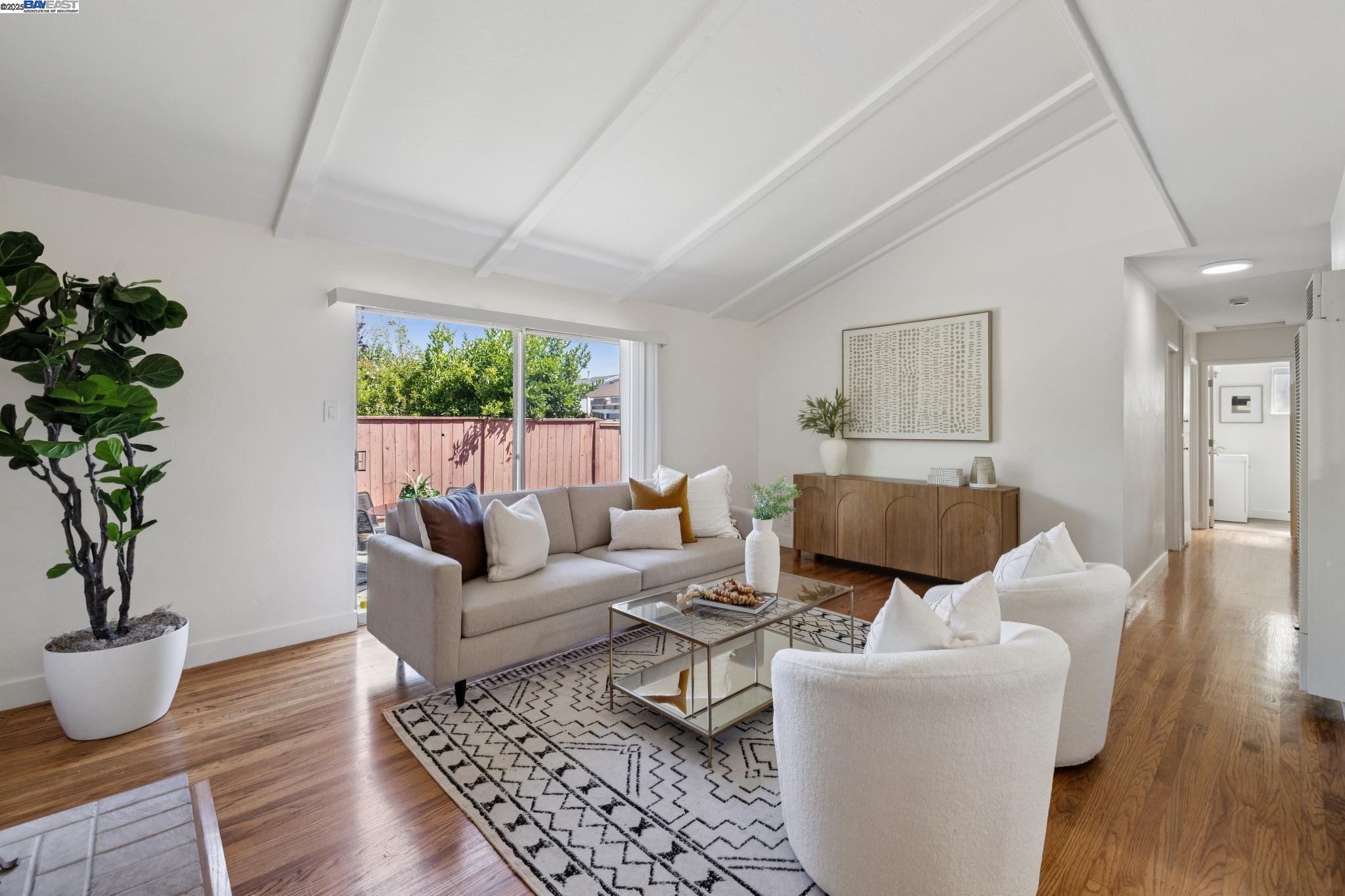 Detail Gallery Image 7 of 58 For 1943 Vining Dr, San Leandro,  CA 94579 - 3 Beds | 2 Baths