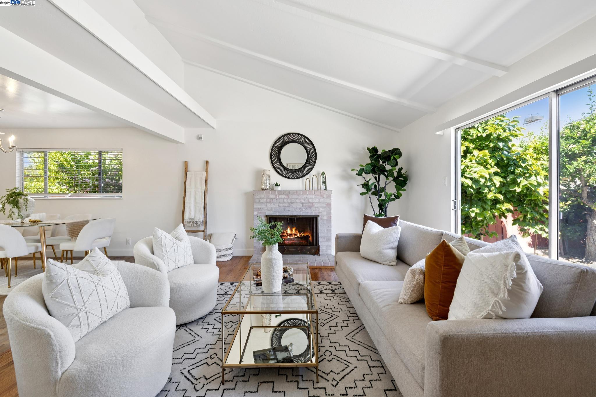 Detail Gallery Image 8 of 58 For 1943 Vining Dr, San Leandro,  CA 94579 - 3 Beds | 2 Baths