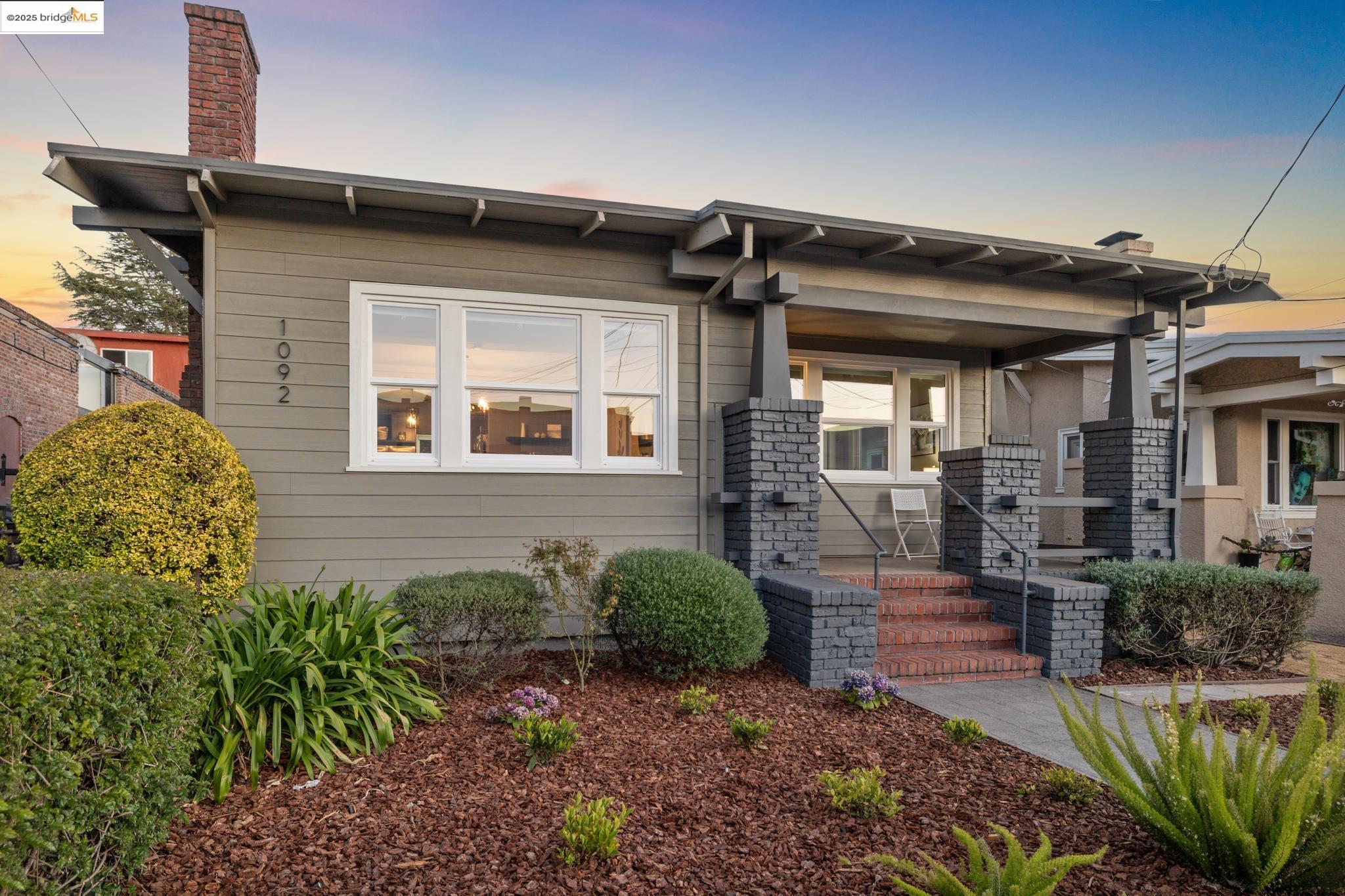 Detail Gallery Image 2 of 47 For 1092 Dwight Way, Berkeley,  CA 94710 - 2 Beds | 2 Baths