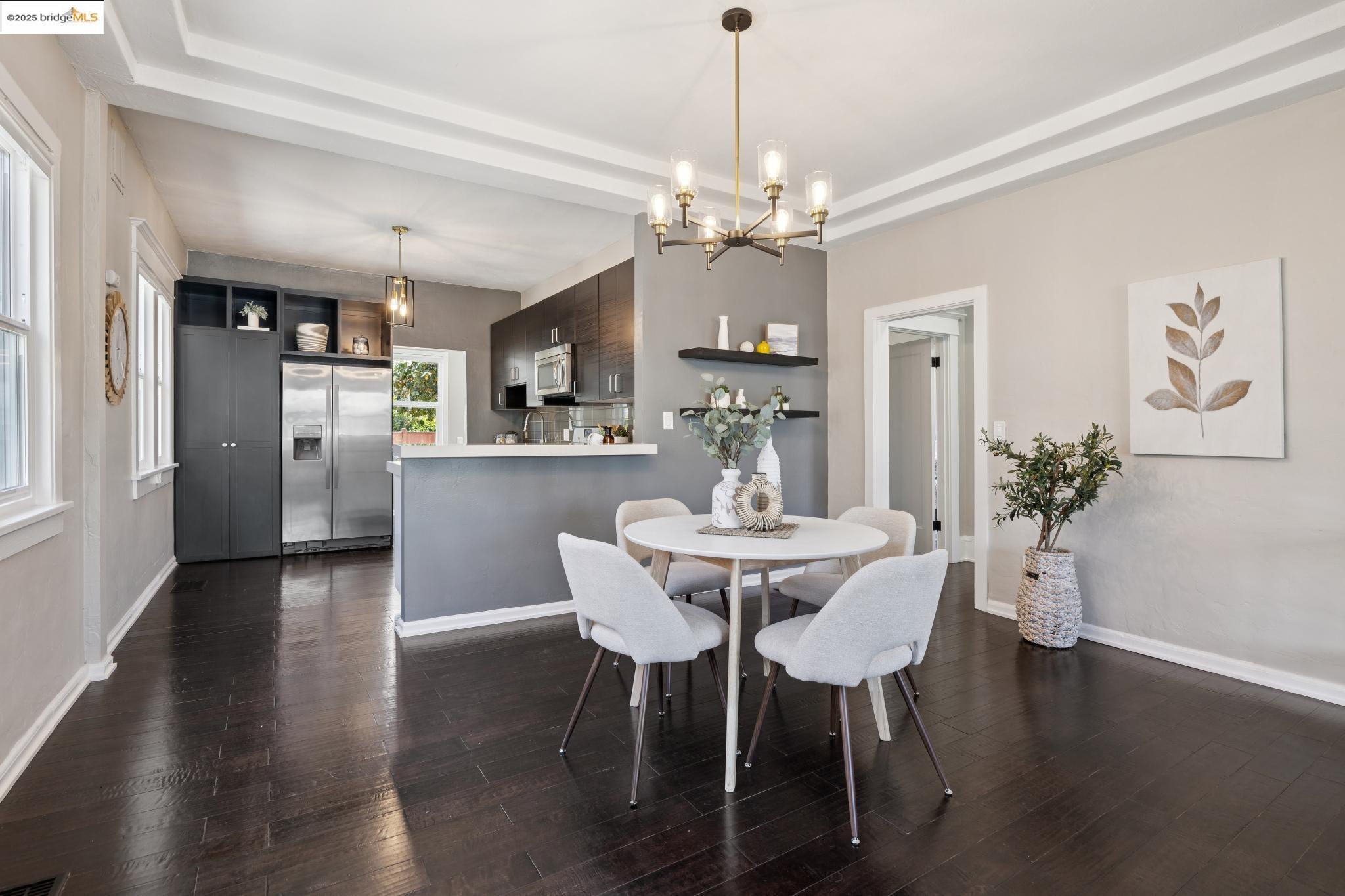 Detail Gallery Image 12 of 47 For 1092 Dwight Way, Berkeley,  CA 94710 - 2 Beds | 2 Baths