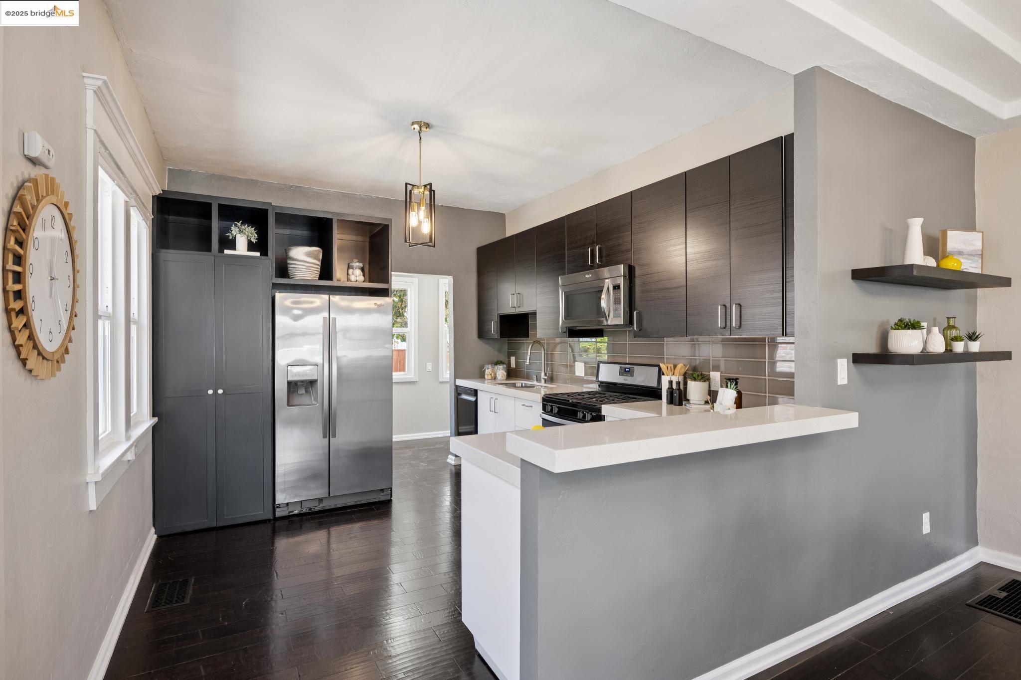 Detail Gallery Image 14 of 47 For 1092 Dwight Way, Berkeley,  CA 94710 - 2 Beds | 2 Baths