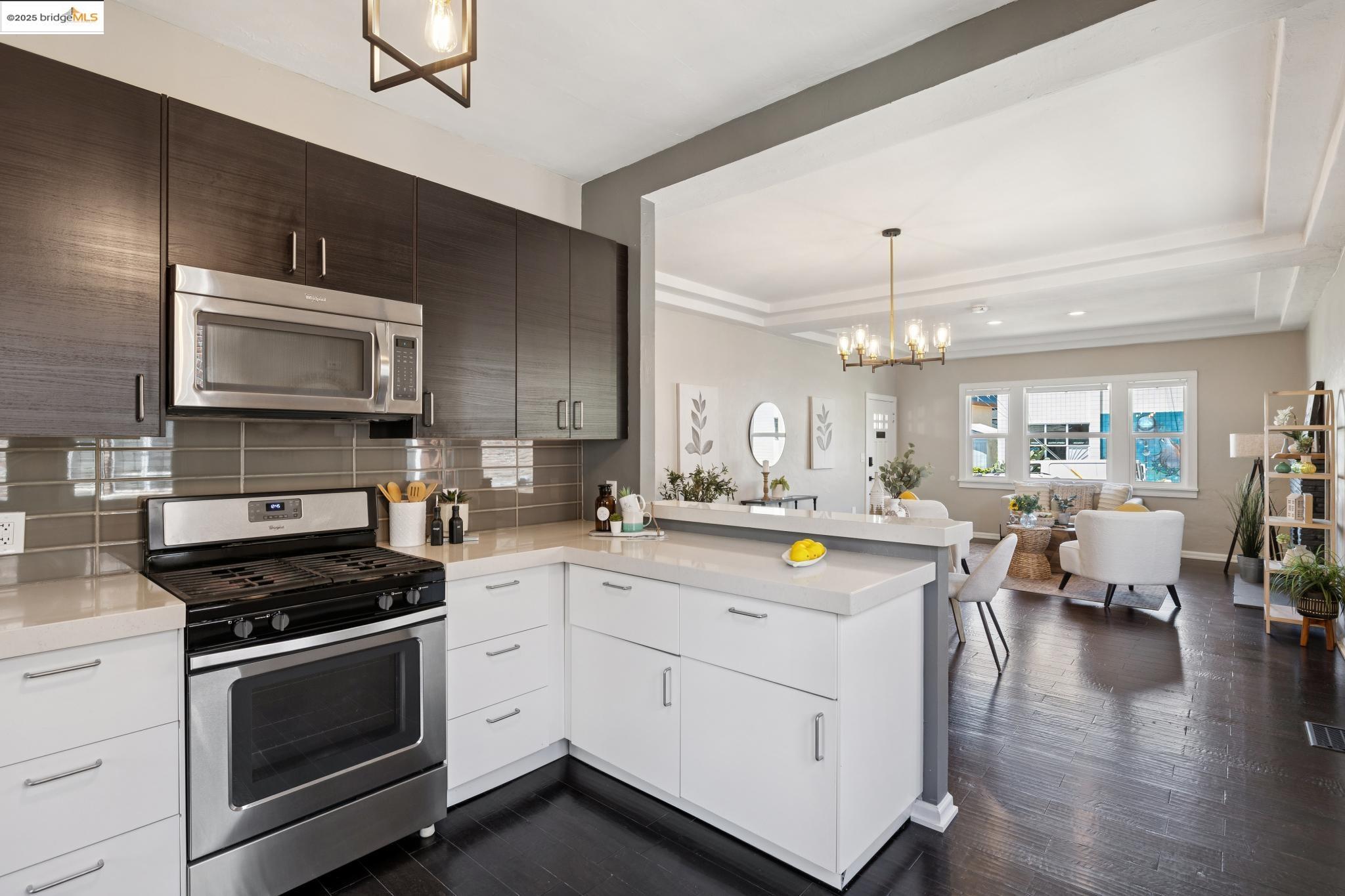 Detail Gallery Image 16 of 47 For 1092 Dwight Way, Berkeley,  CA 94710 - 2 Beds | 2 Baths