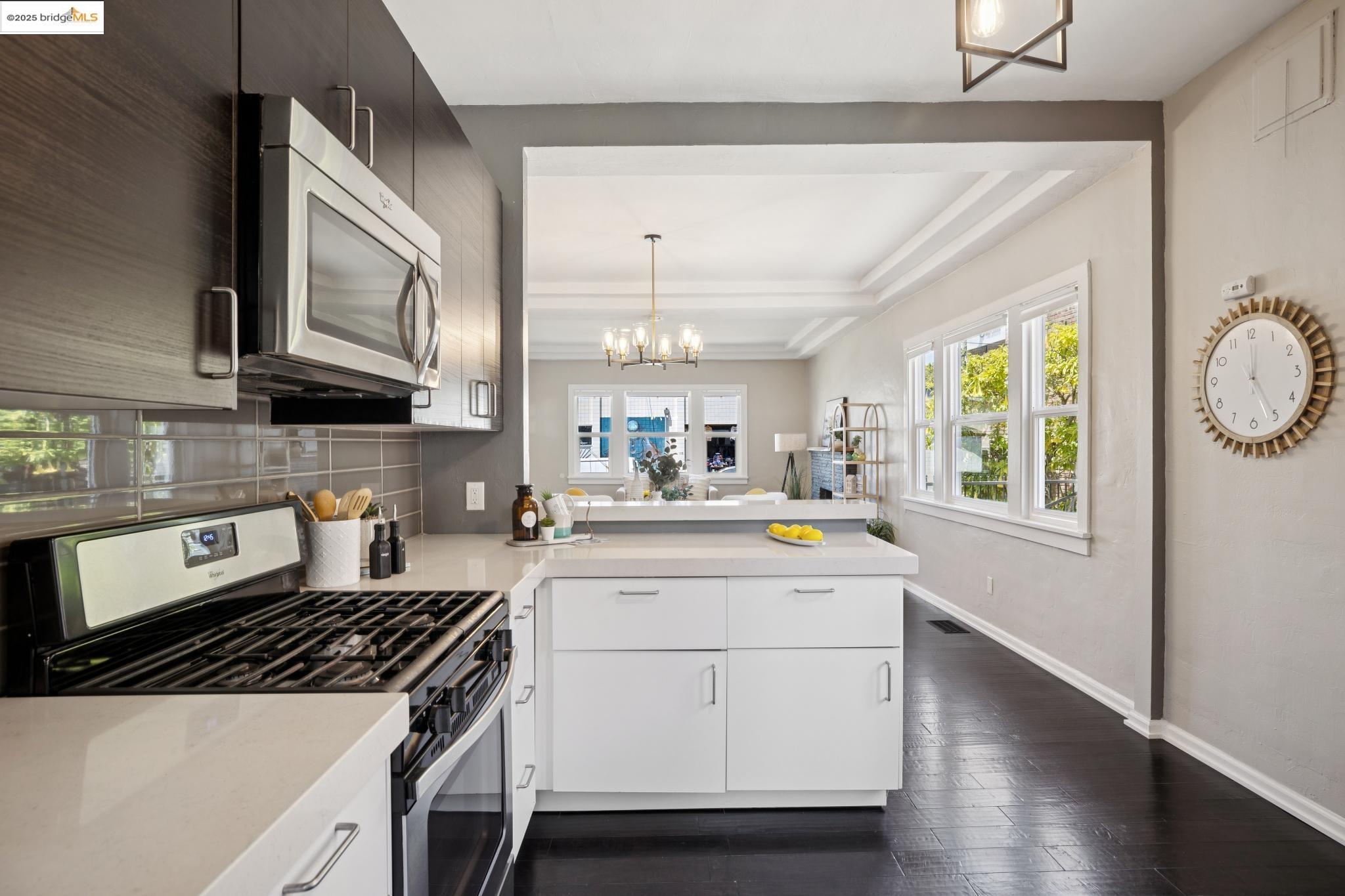 Detail Gallery Image 18 of 47 For 1092 Dwight Way, Berkeley,  CA 94710 - 2 Beds | 2 Baths