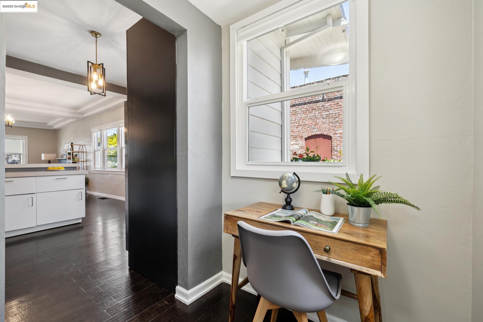 Detail Gallery Image 19 of 47 For 1092 Dwight Way, Berkeley,  CA 94710 - 2 Beds | 2 Baths