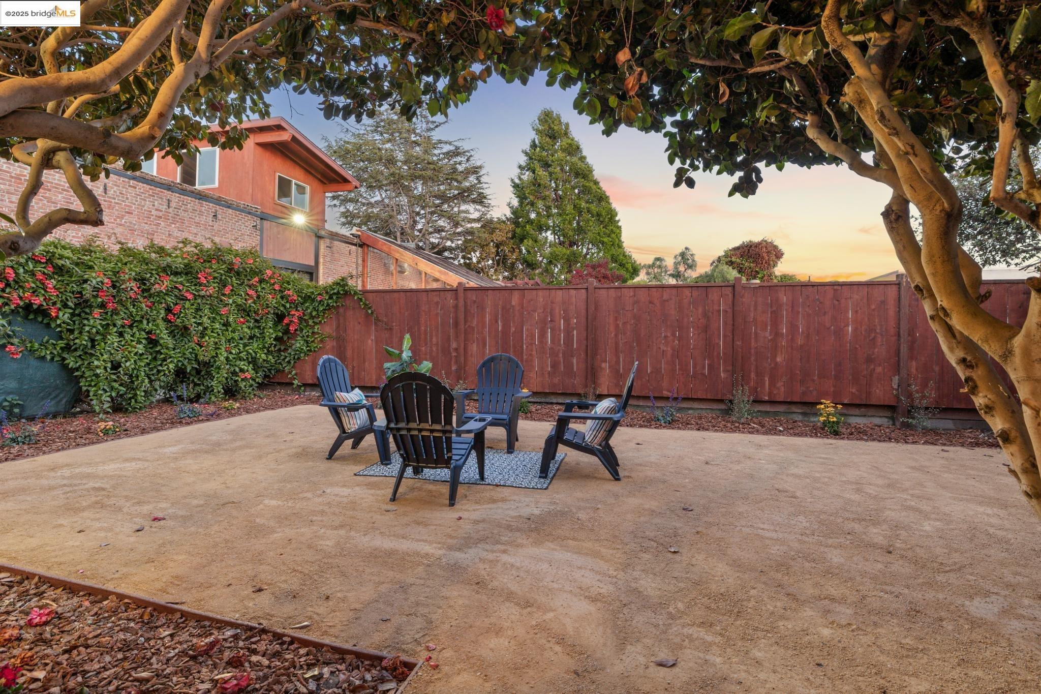 Detail Gallery Image 22 of 47 For 1092 Dwight Way, Berkeley,  CA 94710 - 2 Beds | 2 Baths