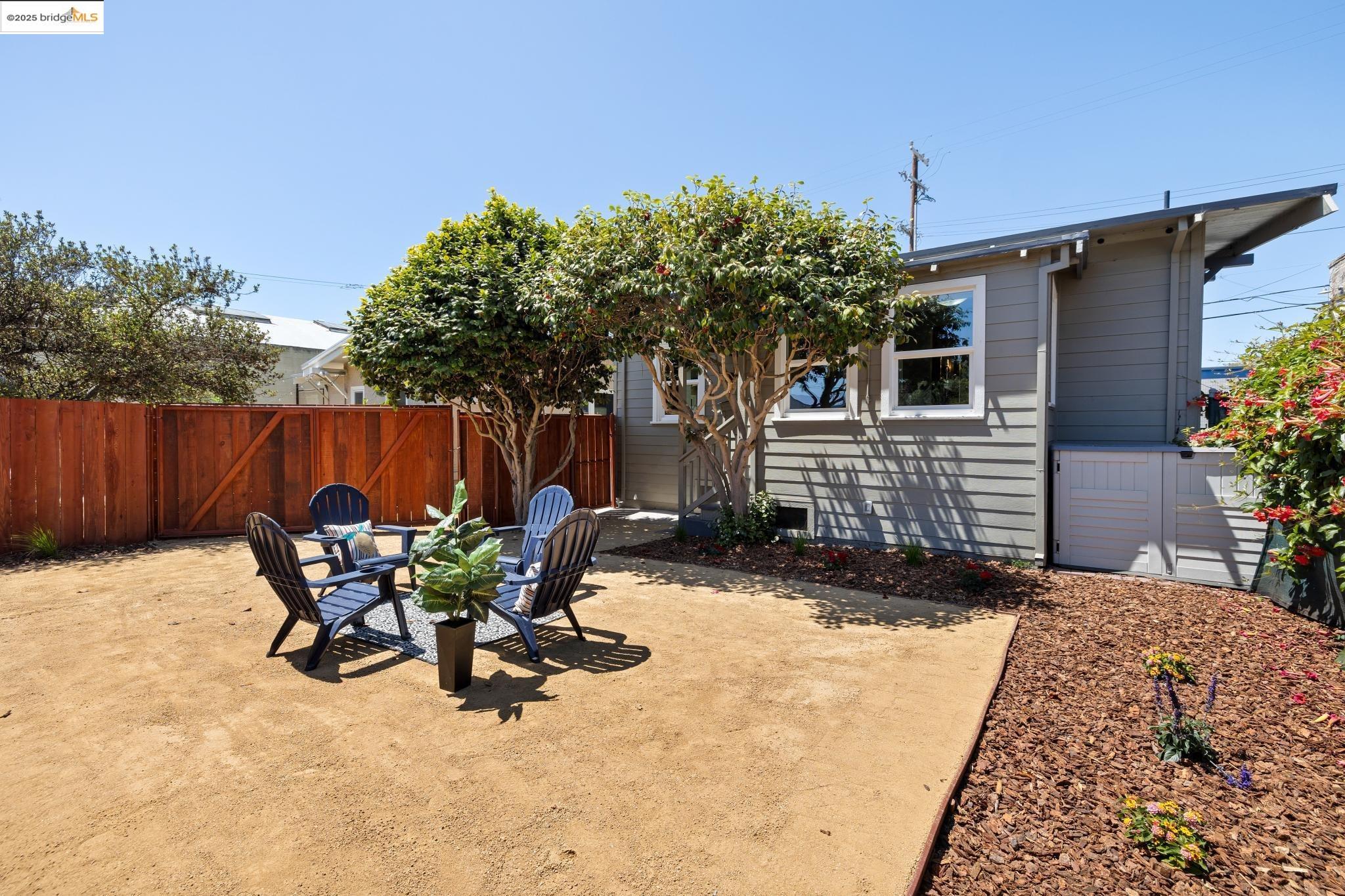 Detail Gallery Image 24 of 47 For 1092 Dwight Way, Berkeley,  CA 94710 - 2 Beds | 2 Baths