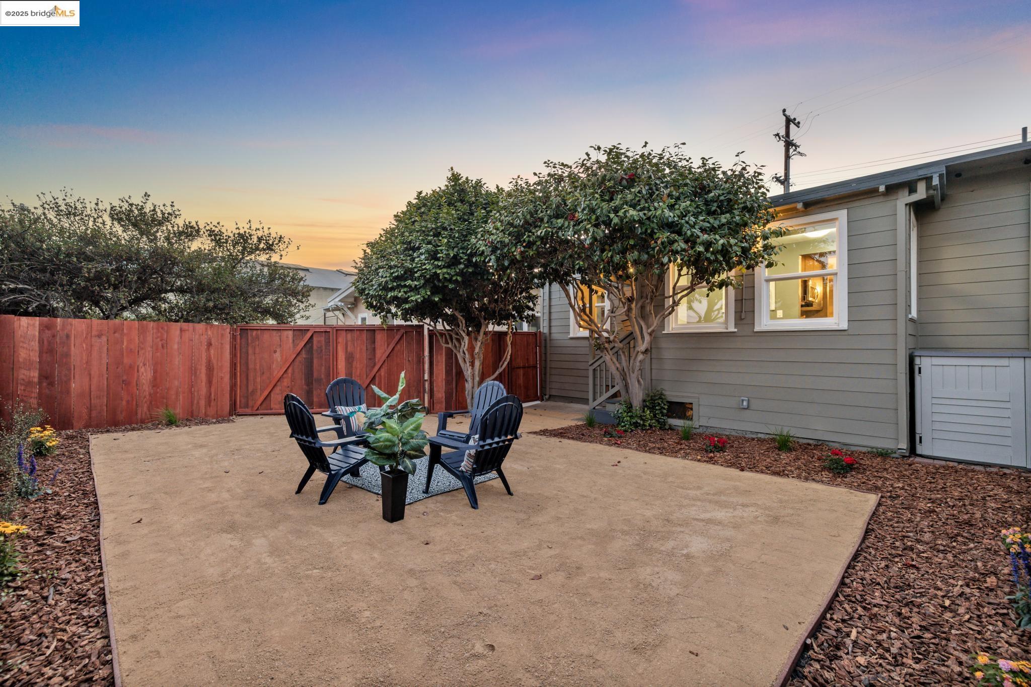 Detail Gallery Image 26 of 47 For 1092 Dwight Way, Berkeley,  CA 94710 - 2 Beds | 2 Baths