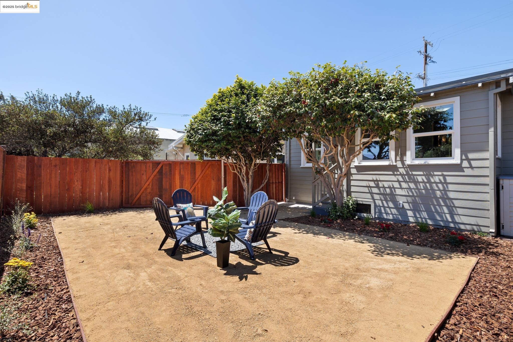 Detail Gallery Image 27 of 47 For 1092 Dwight Way, Berkeley,  CA 94710 - 2 Beds | 2 Baths