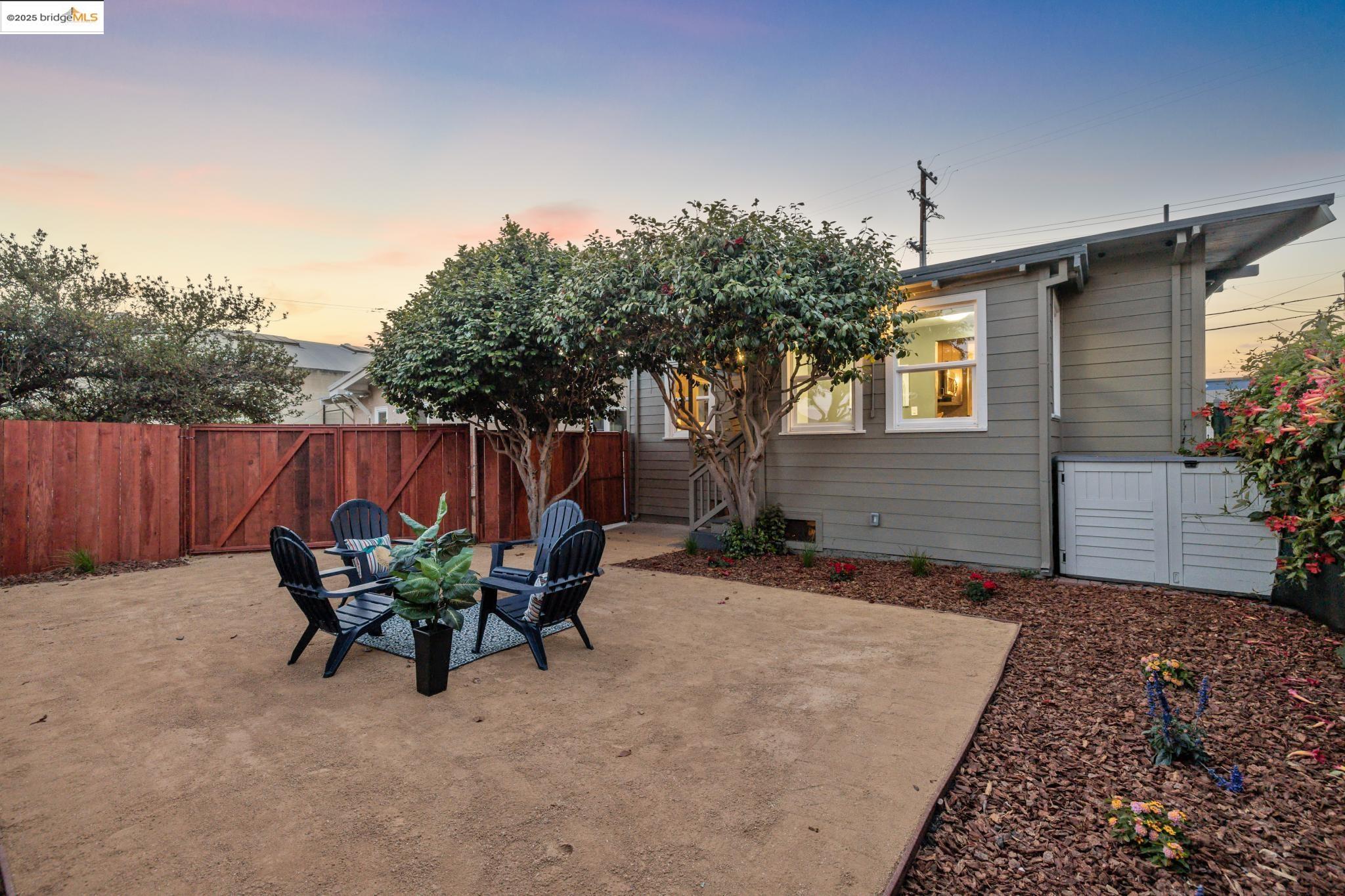Detail Gallery Image 28 of 47 For 1092 Dwight Way, Berkeley,  CA 94710 - 2 Beds | 2 Baths