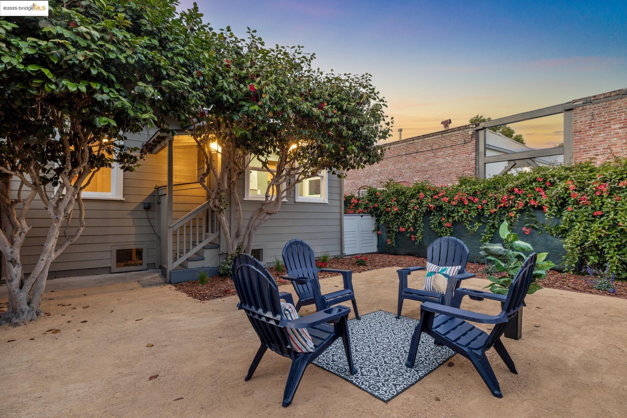 Detail Gallery Image 30 of 47 For 1092 Dwight Way, Berkeley,  CA 94710 - 2 Beds | 2 Baths
