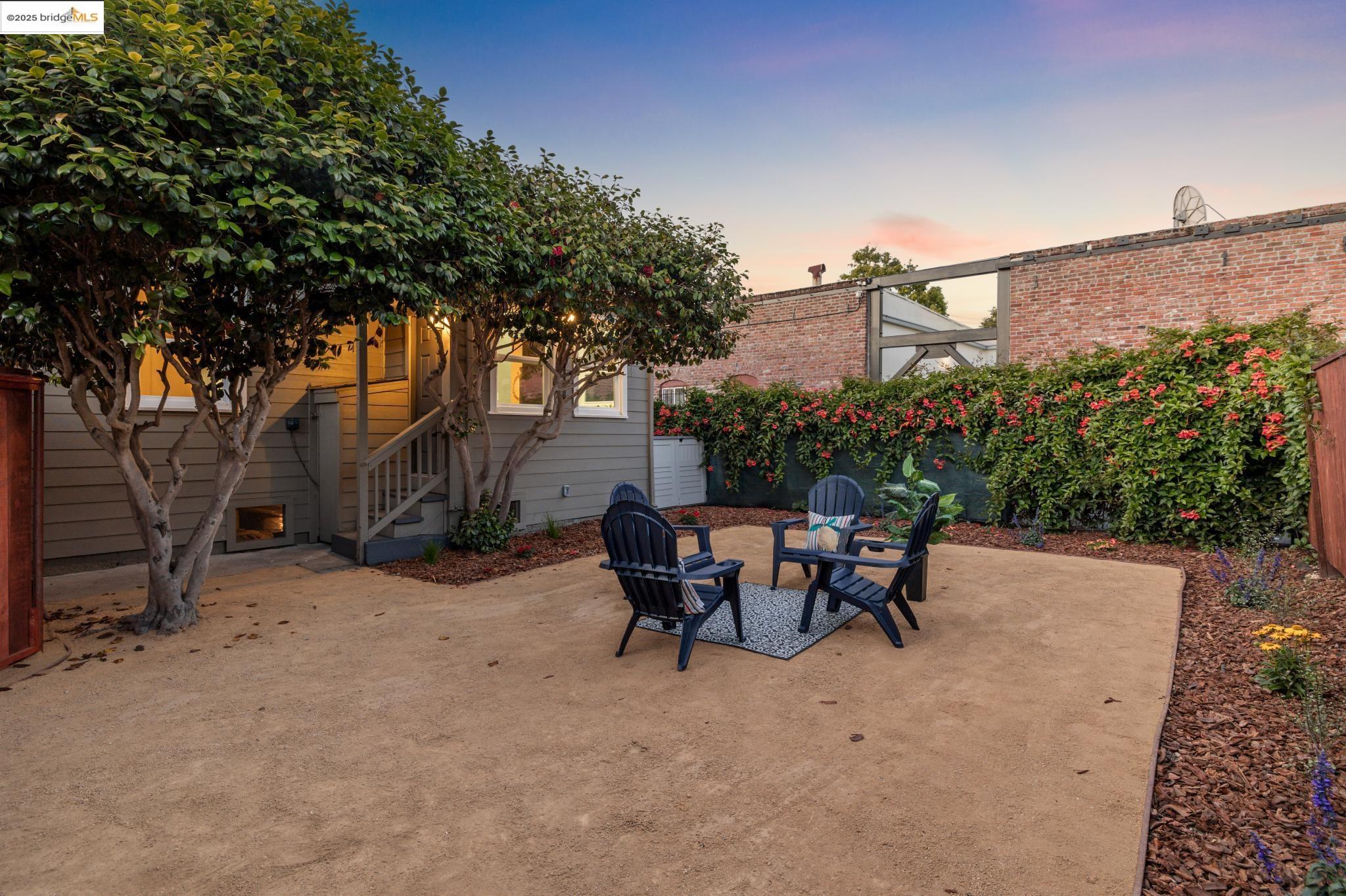 Detail Gallery Image 31 of 47 For 1092 Dwight Way, Berkeley,  CA 94710 - 2 Beds | 2 Baths