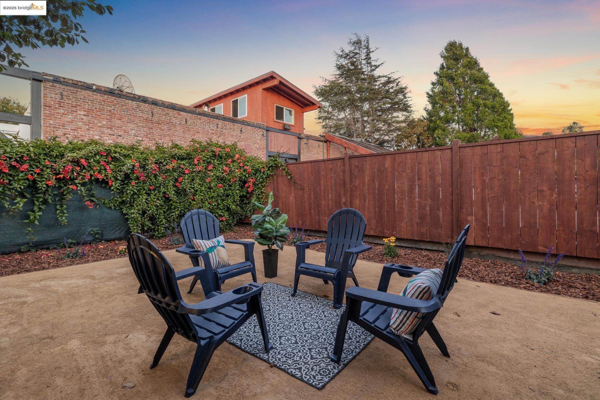Detail Gallery Image 32 of 47 For 1092 Dwight Way, Berkeley,  CA 94710 - 2 Beds | 2 Baths