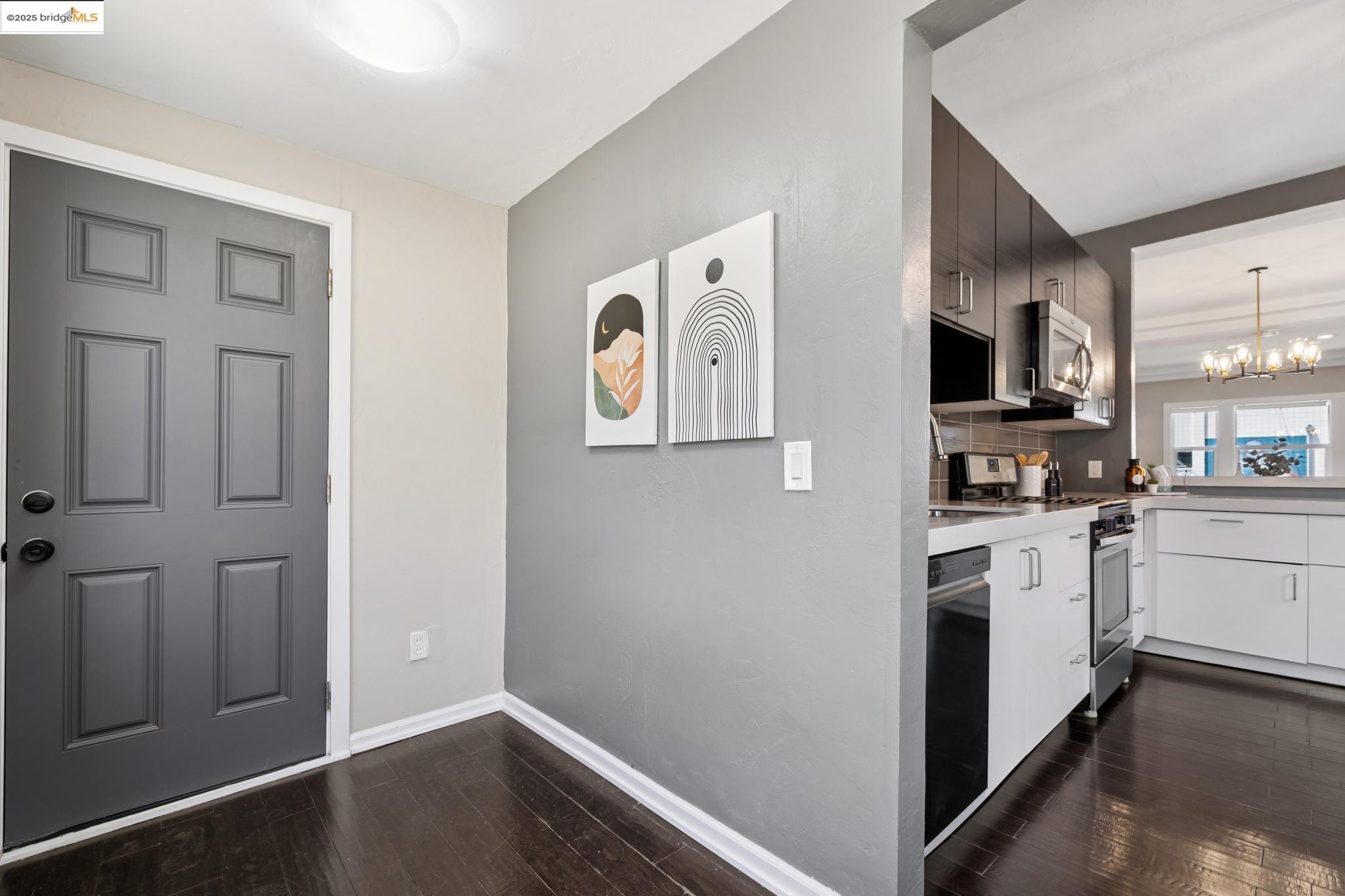 Detail Gallery Image 33 of 47 For 1092 Dwight Way, Berkeley,  CA 94710 - 2 Beds | 2 Baths
