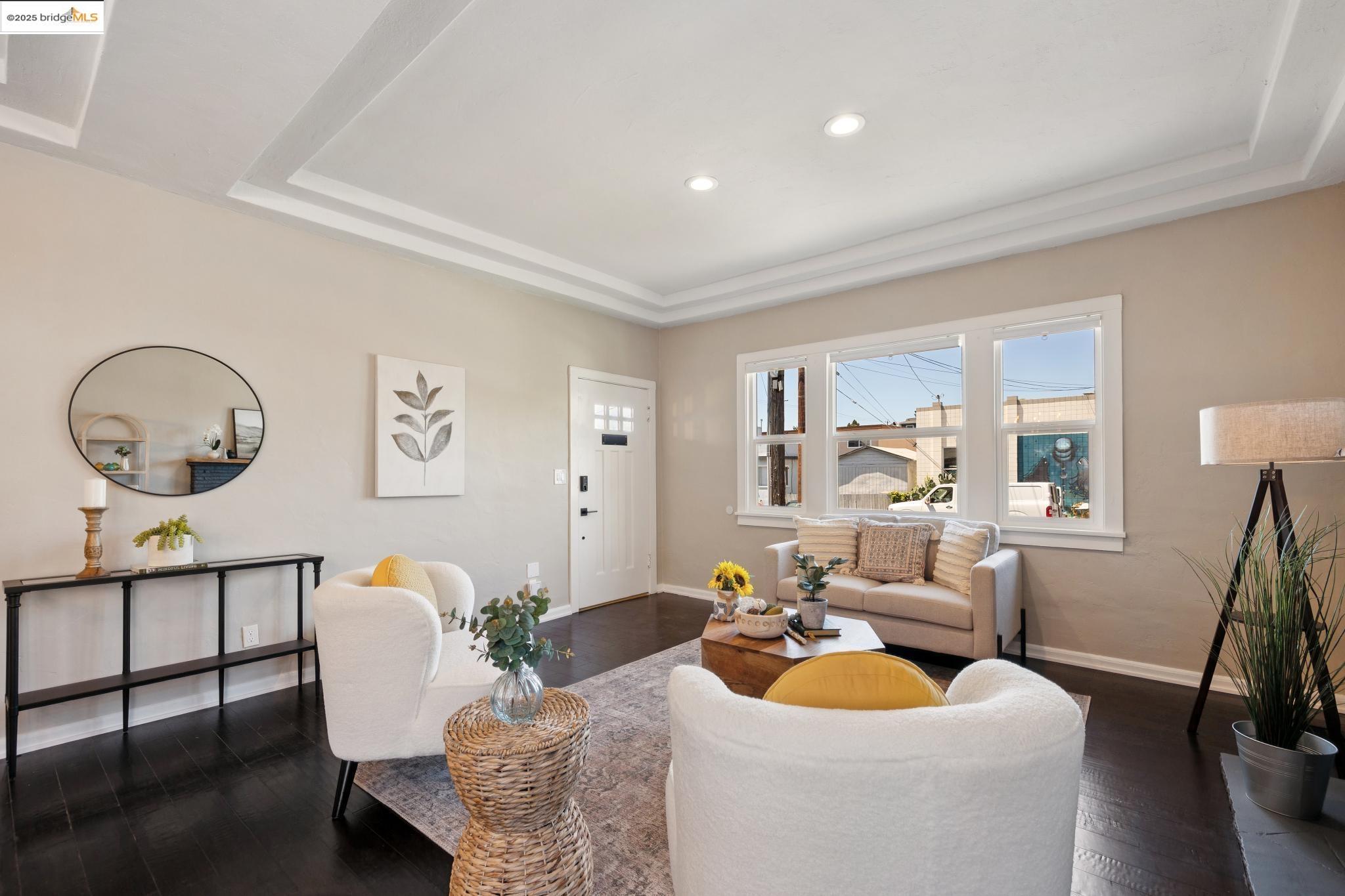 Detail Gallery Image 8 of 47 For 1092 Dwight Way, Berkeley,  CA 94710 - 2 Beds | 2 Baths