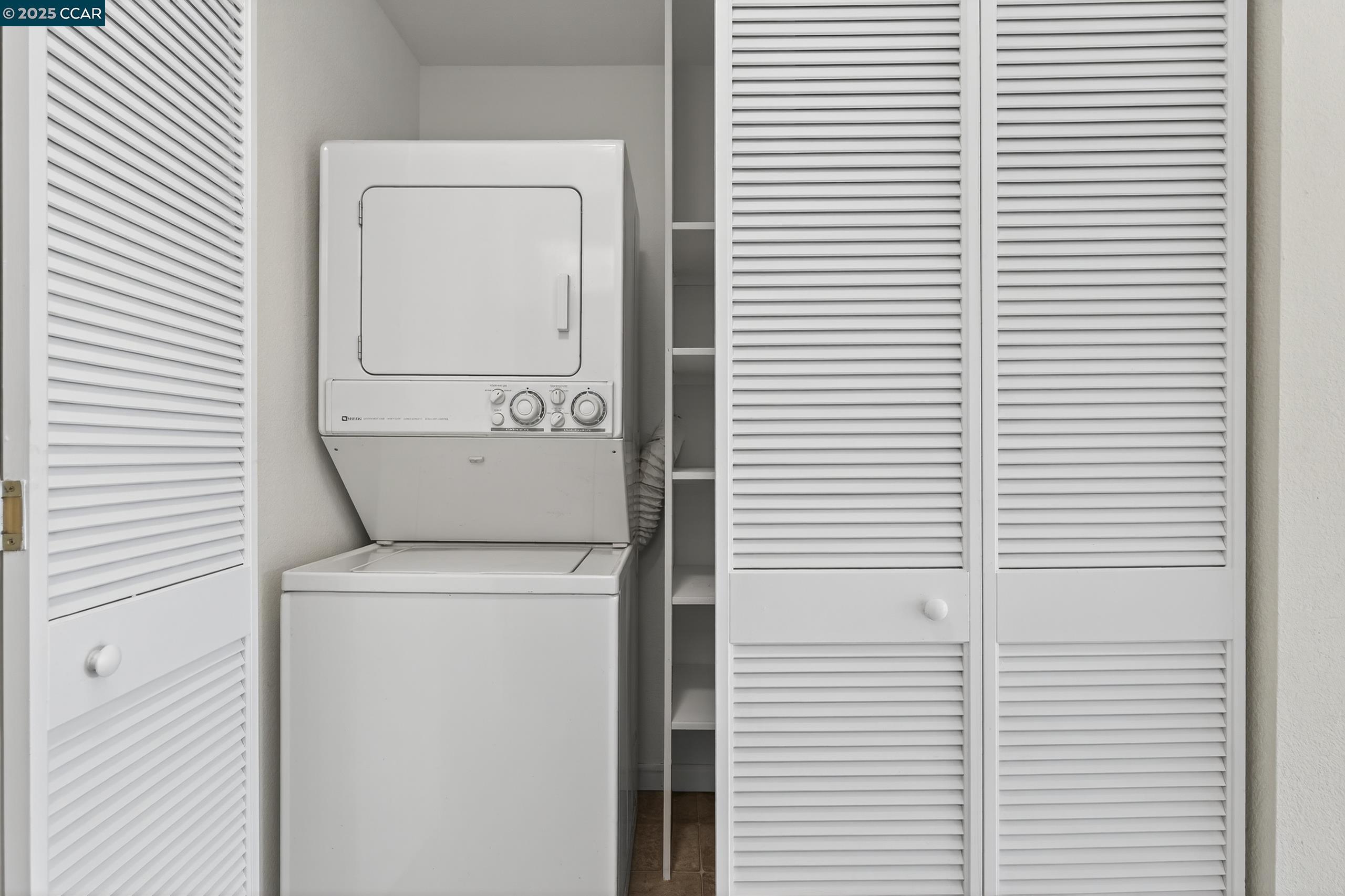 Detail Gallery Image 12 of 36 For 2505 Miramar #222,  Castro Valley,  CA 94546-2828 - 2 Beds | 2 Baths