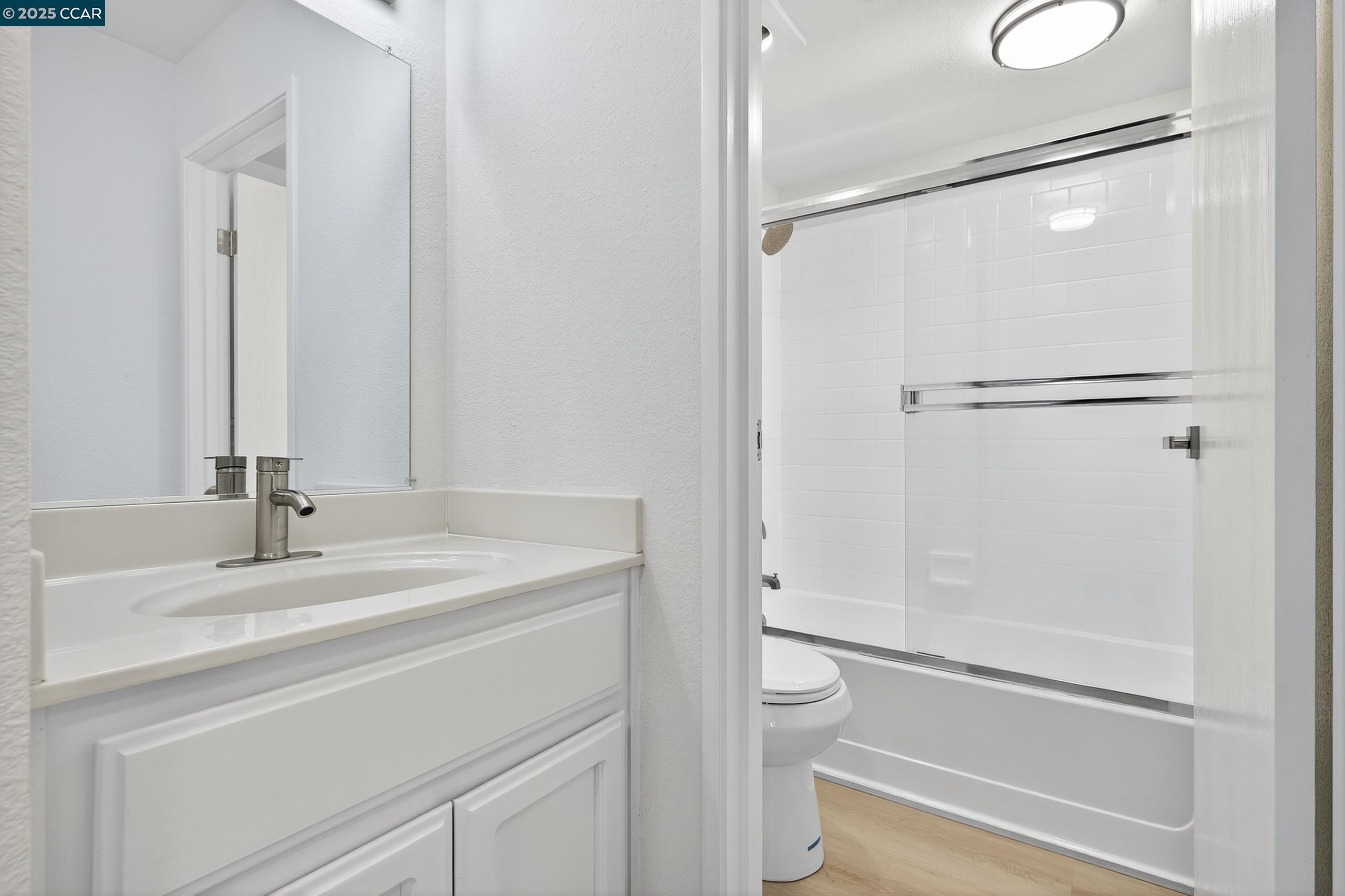 Detail Gallery Image 24 of 36 For 2505 Miramar #222,  Castro Valley,  CA 94546-2828 - 2 Beds | 2 Baths