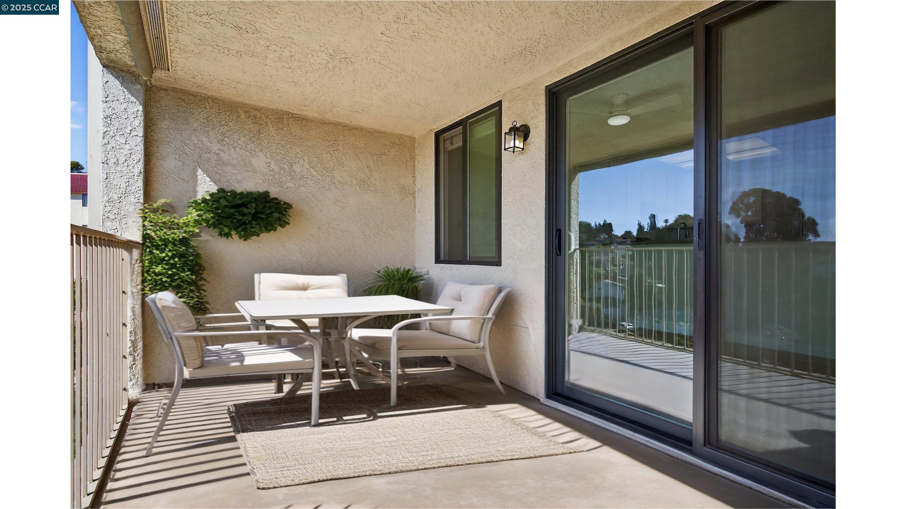 Detail Gallery Image 25 of 36 For 2505 Miramar #222,  Castro Valley,  CA 94546-2828 - 2 Beds | 2 Baths