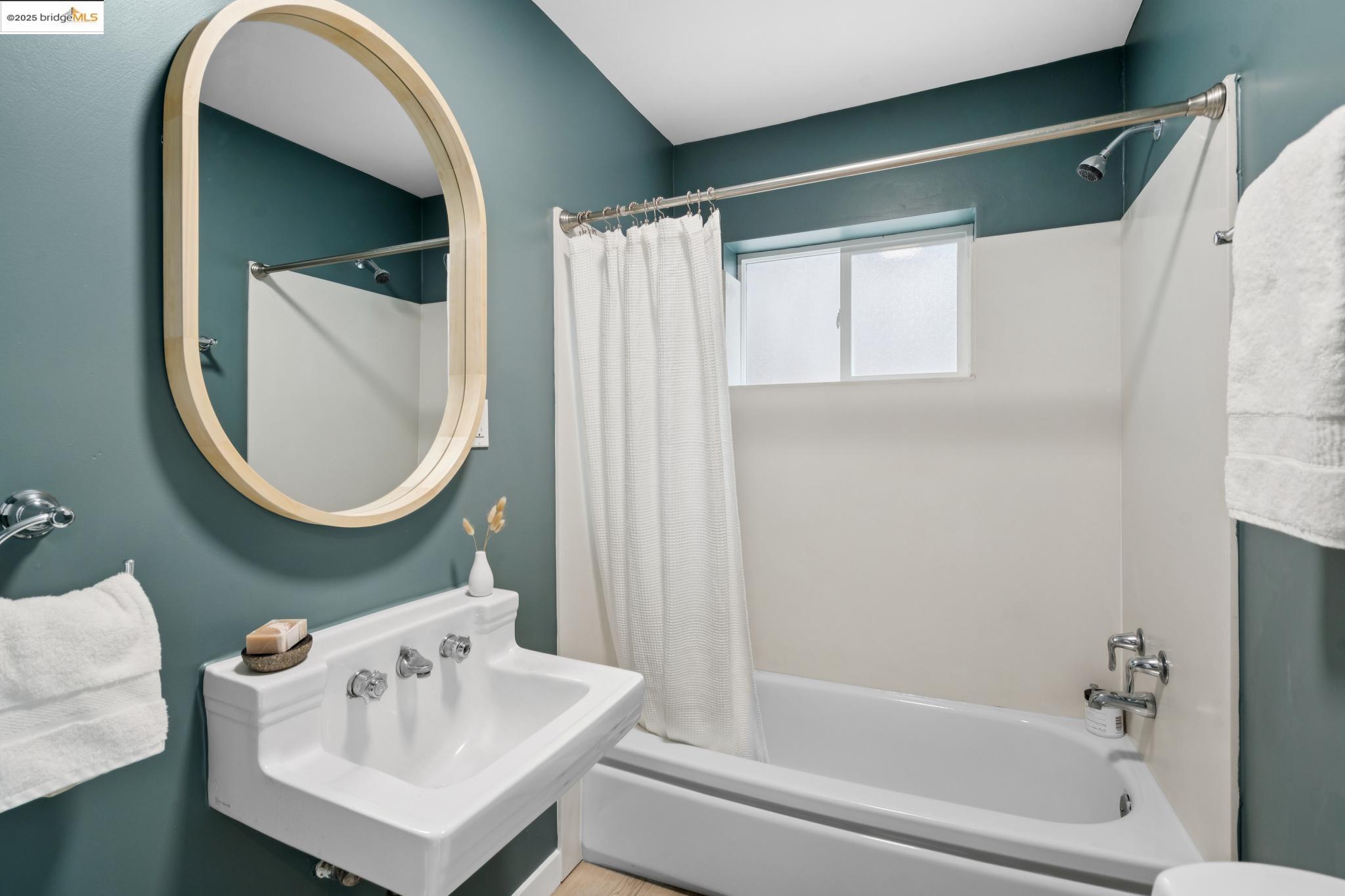 Detail Gallery Image 25 of 34 For 3903 Canon Ave, Oakland,  CA 94602 - – Beds | – Baths