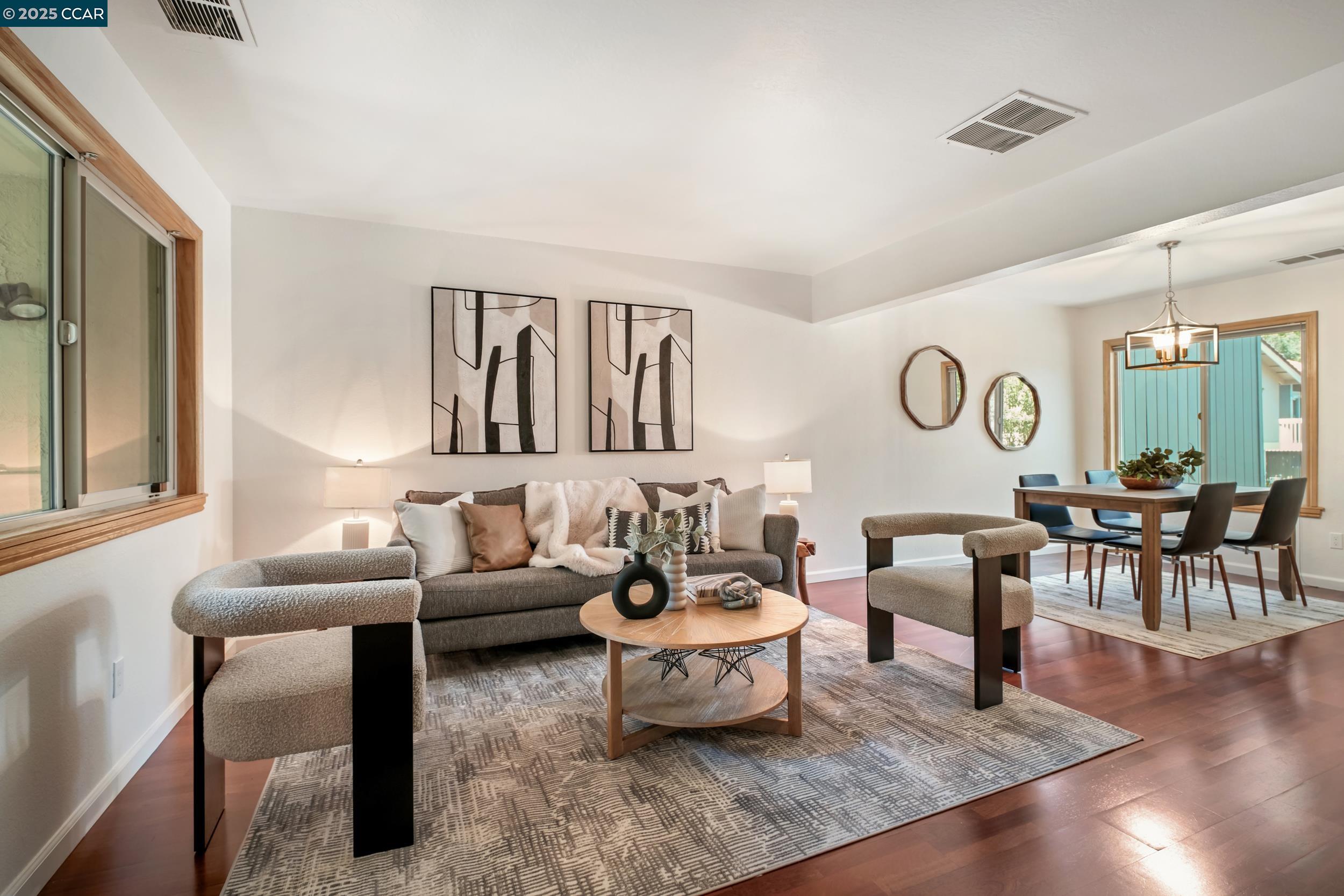 Photo #2: 41104175 Listing 