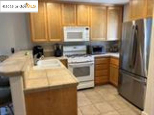 Detail Gallery Image 2 of 6 For 311 Fairway Village Ct, Murphys,  CA 95247 - 3 Beds | 2/1 Baths
