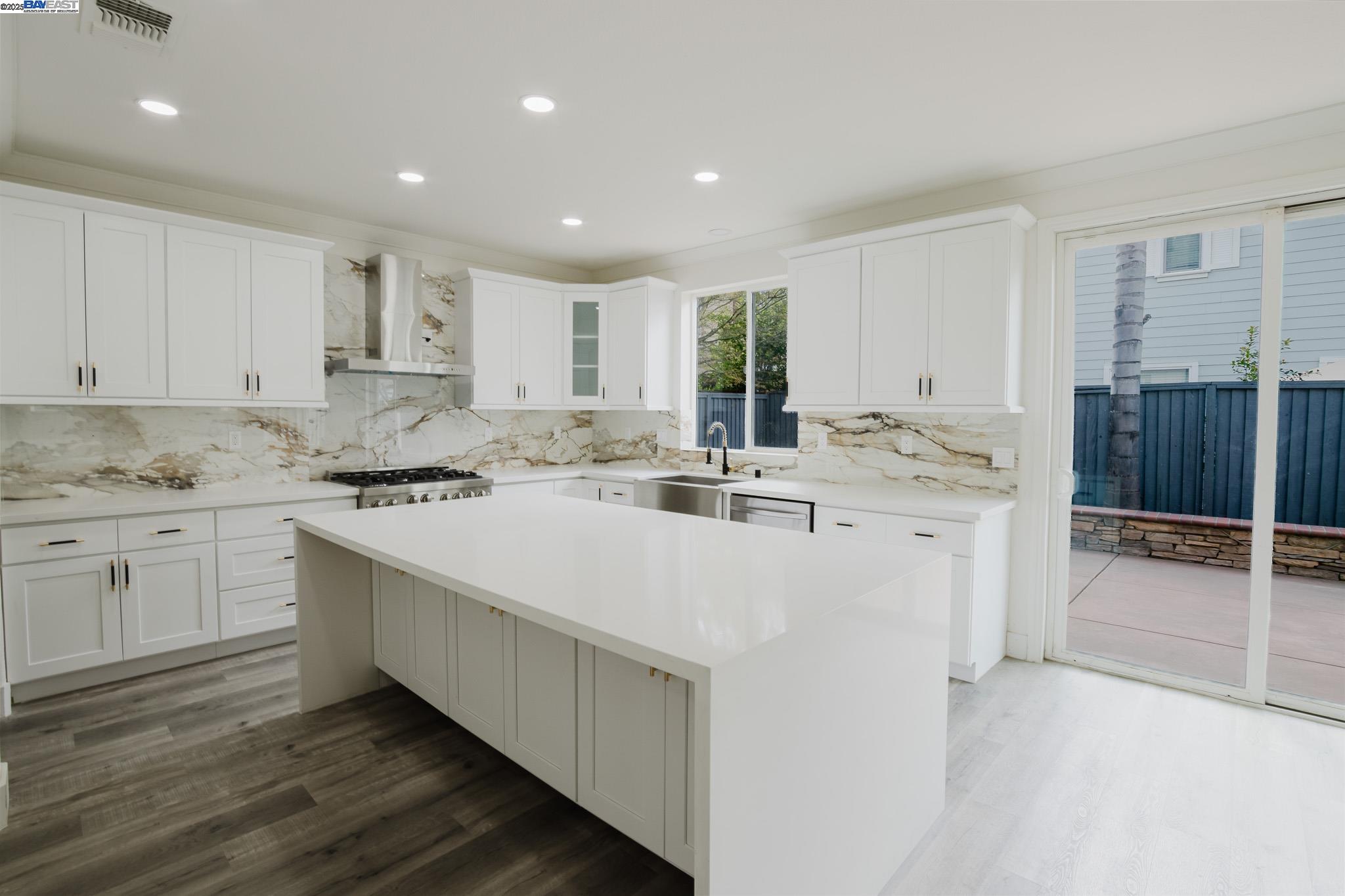 Detail Gallery Image 7 of 22 For 1955 Bankston Dr, Tracy,  CA 95304 - 5 Beds | 3 Baths