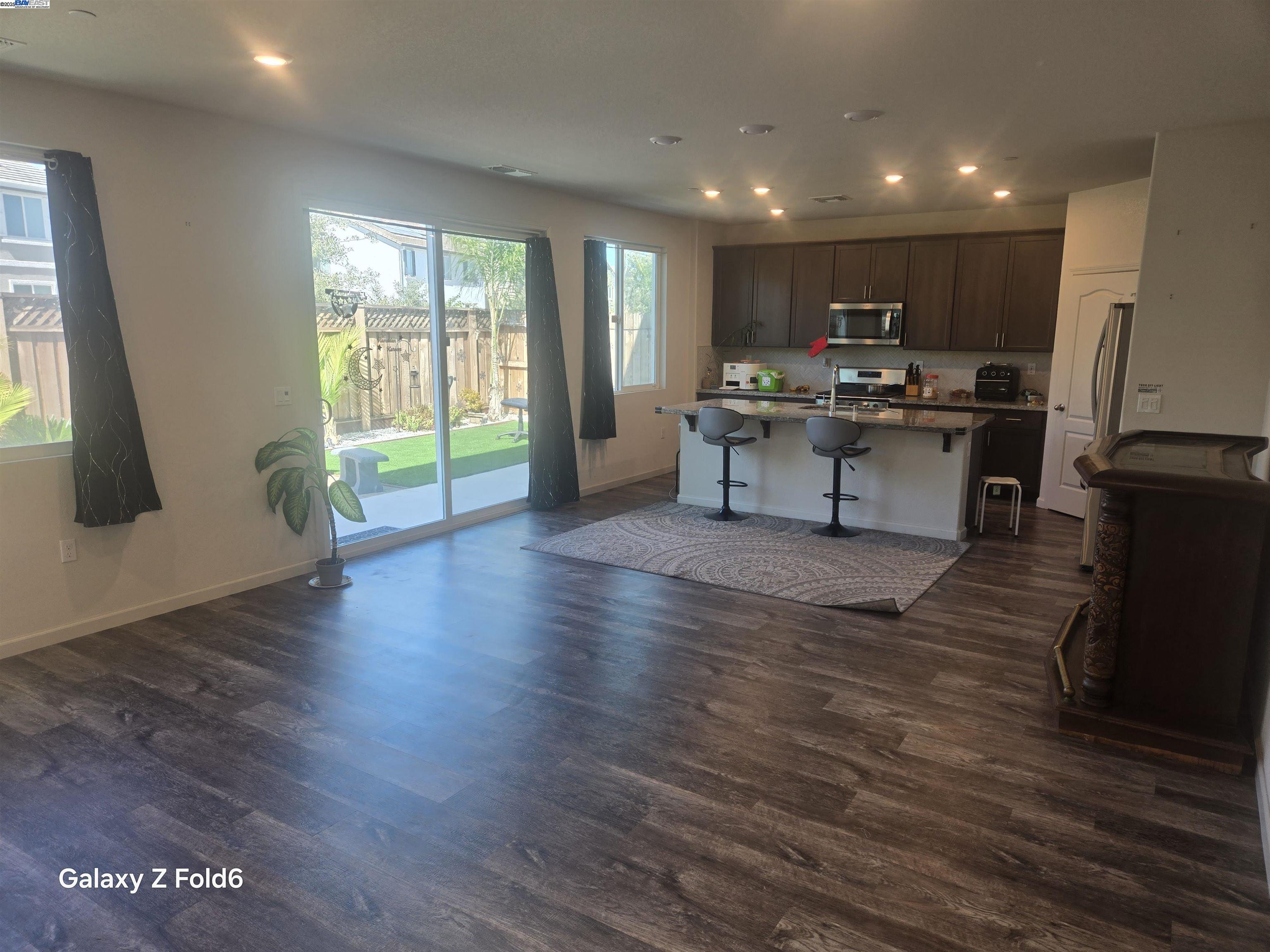 Detail Gallery Image 4 of 9 For 252 Agata Way, Oakley,  CA 94561 - 4 Beds | 2/1 Baths