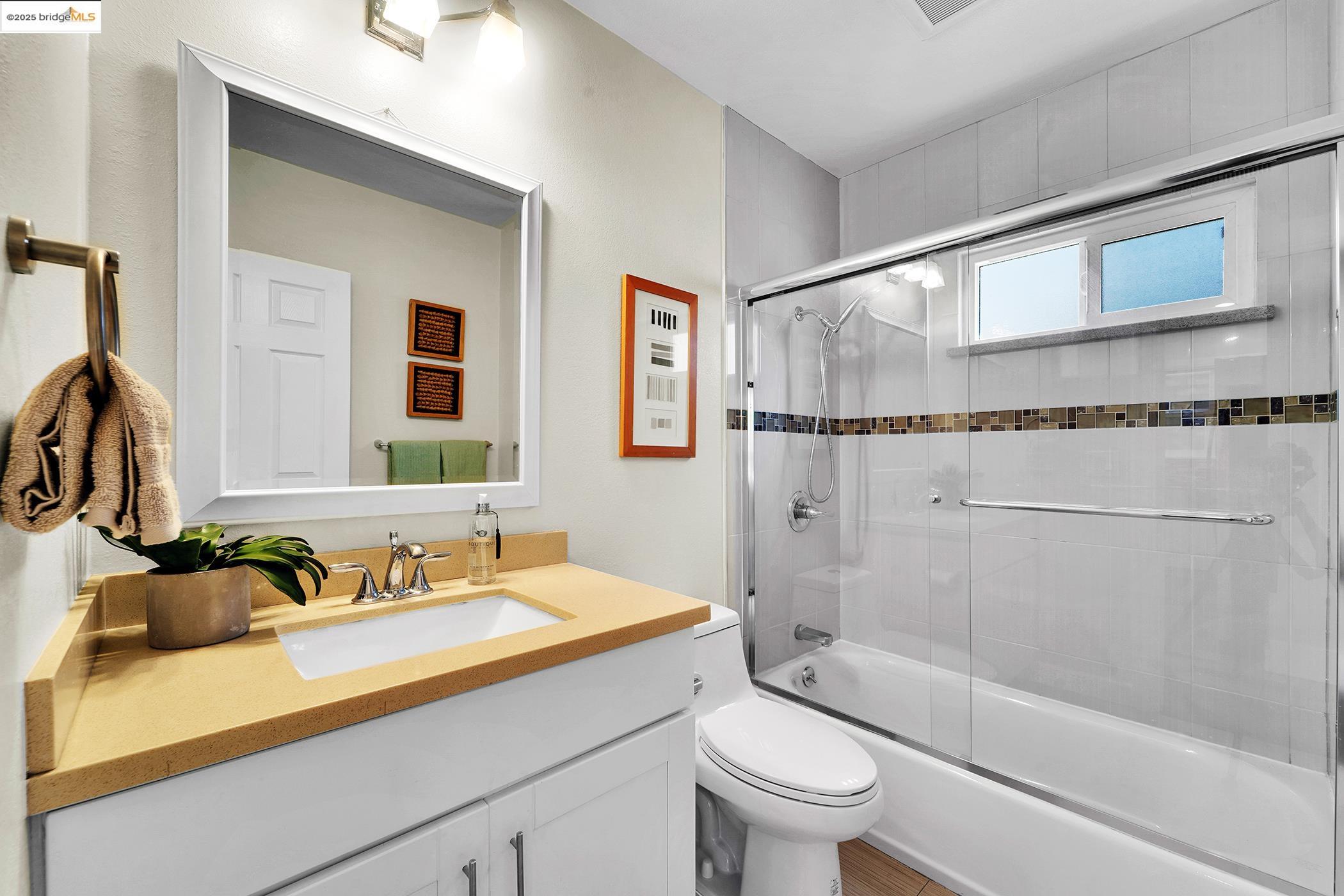 Detail Gallery Image 24 of 58 For 567 Vernon St, Oakland,  CA 94610 - – Beds | – Baths