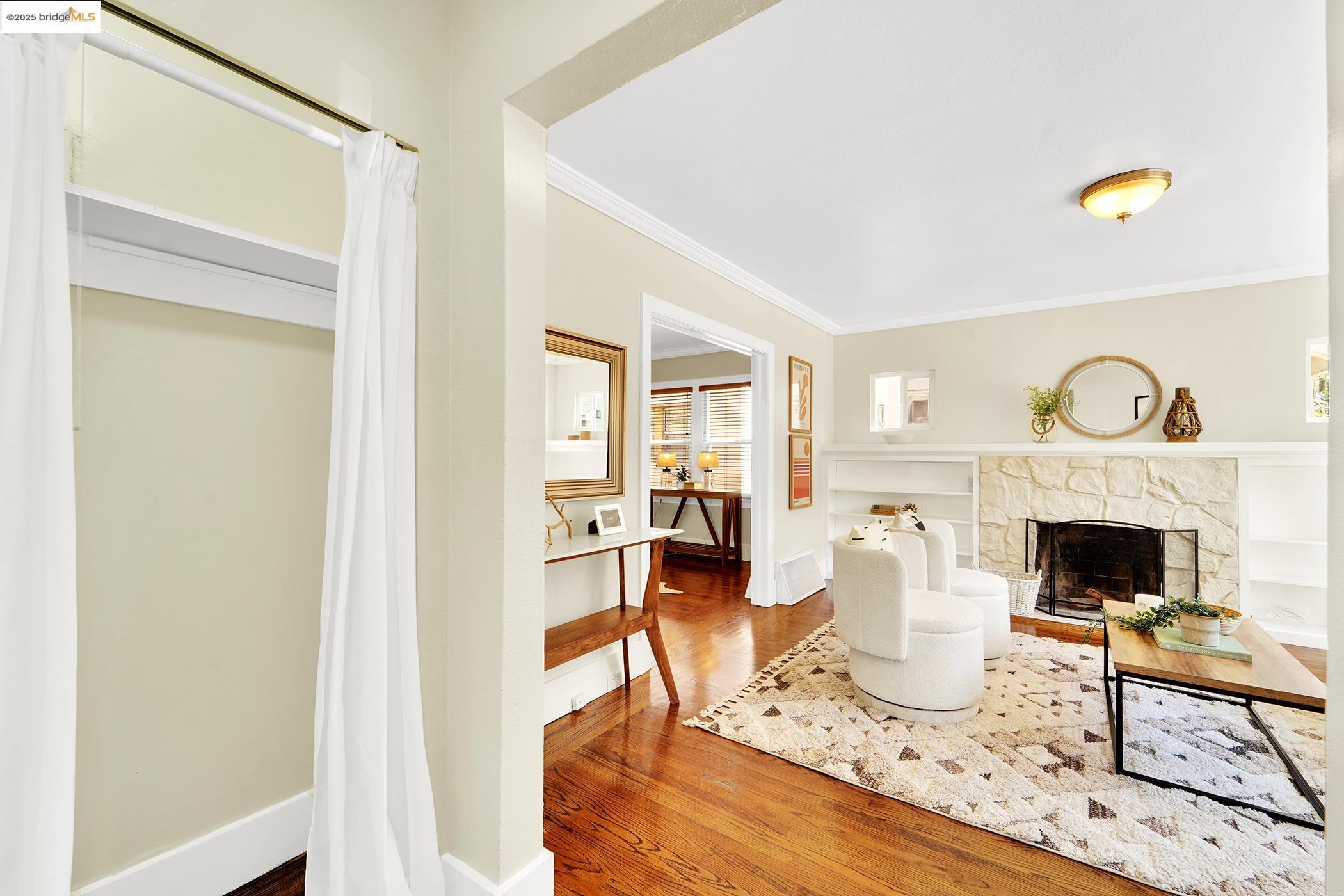 Detail Gallery Image 4 of 58 For 567 Vernon St, Oakland,  CA 94610 - – Beds | – Baths