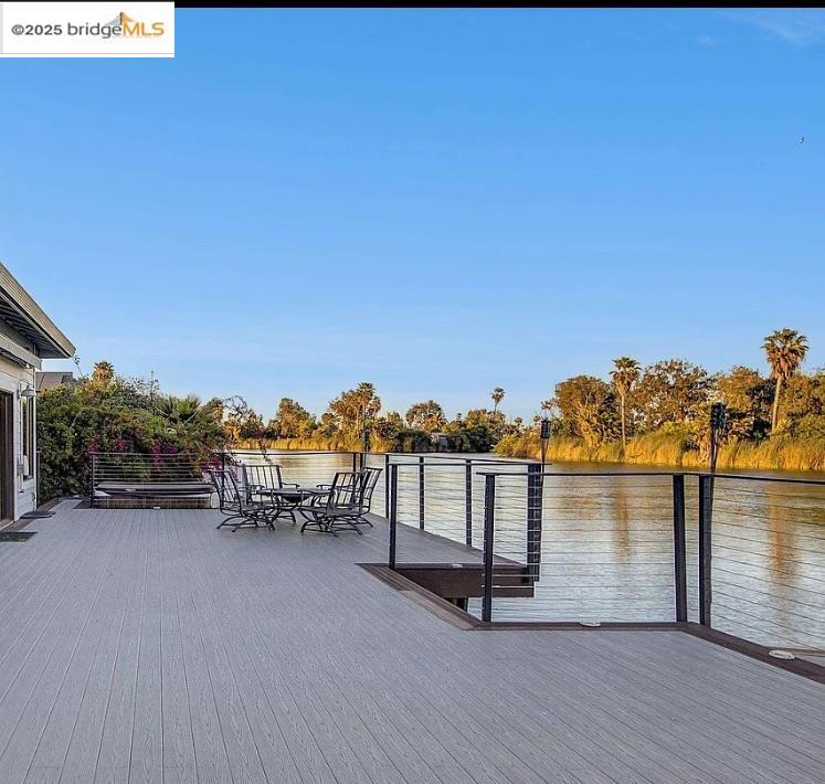 Detail Gallery Image 4 of 4 For 1205 Beach Ct, Discovery Bay,  CA 94505 - 3 Beds | 3 Baths