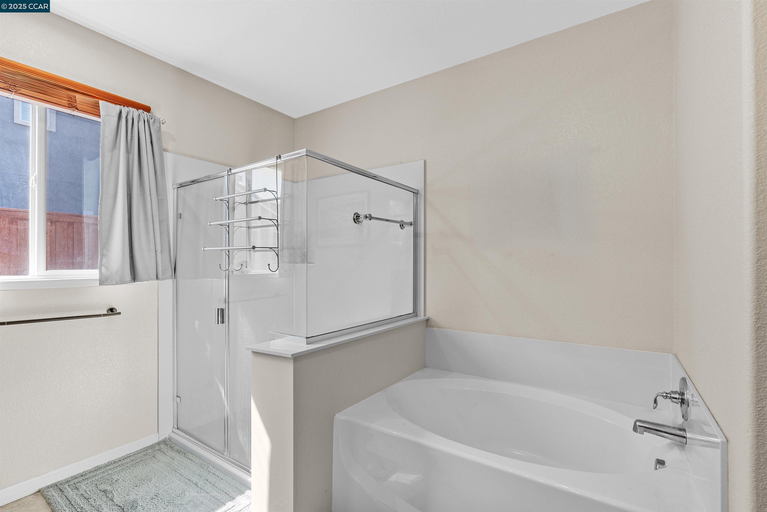 Detail Gallery Image 17 of 37 For 3826 Danbury Way, Fairfield,  CA 94553 - 5 Beds | 3/1 Baths