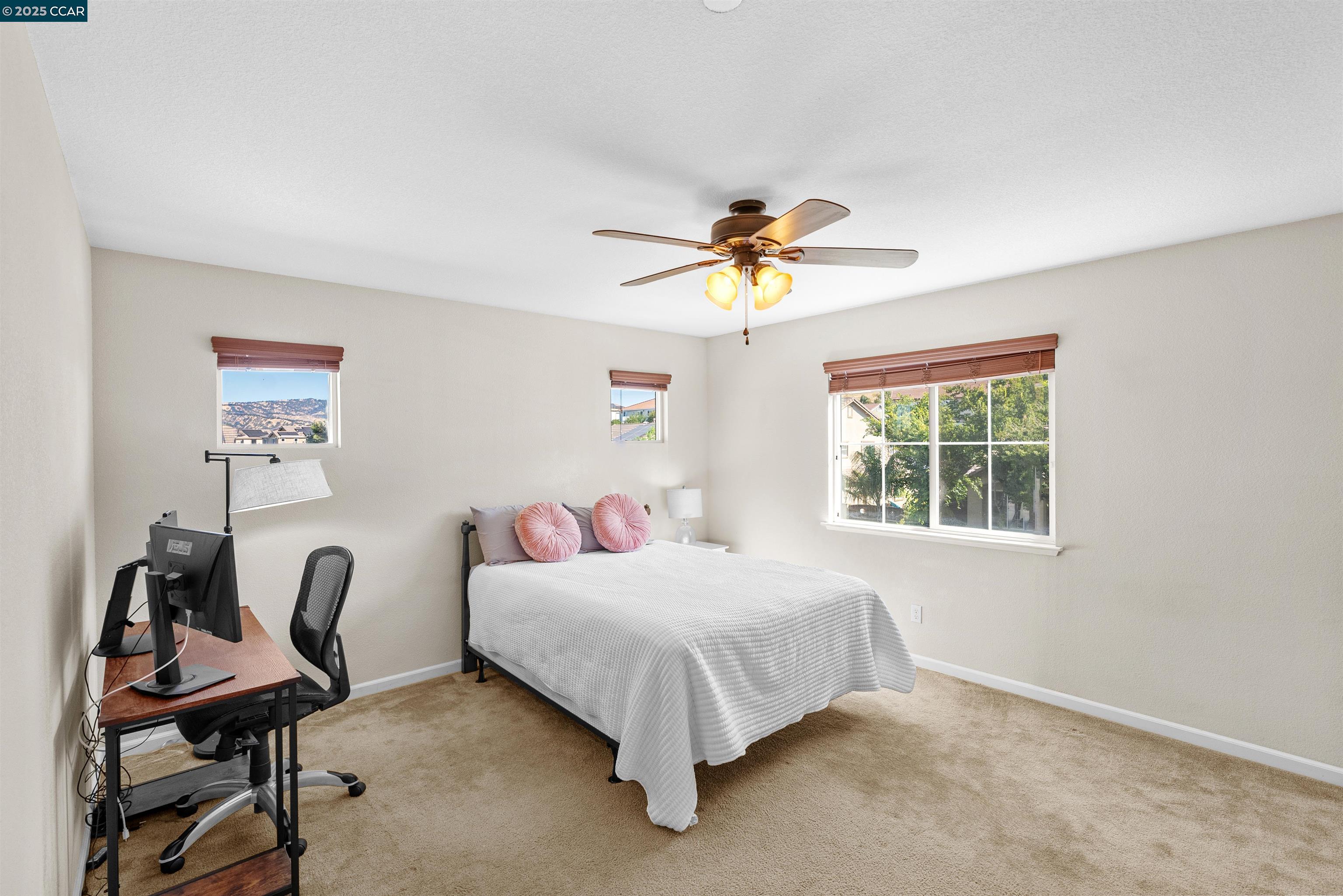 Detail Gallery Image 18 of 37 For 3826 Danbury Way, Fairfield,  CA 94553 - 5 Beds | 3/1 Baths