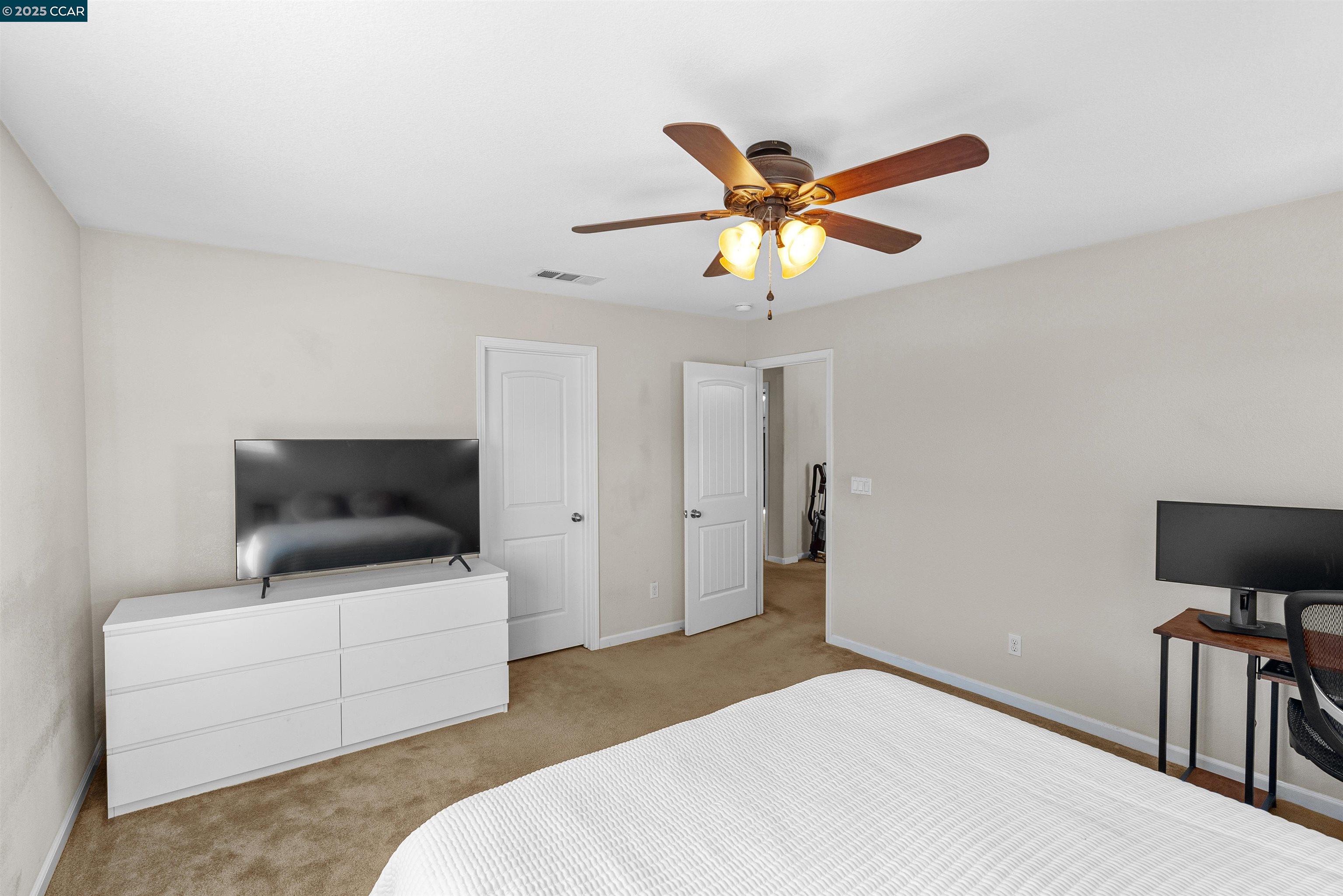 Detail Gallery Image 19 of 37 For 3826 Danbury Way, Fairfield,  CA 94553 - 5 Beds | 3/1 Baths