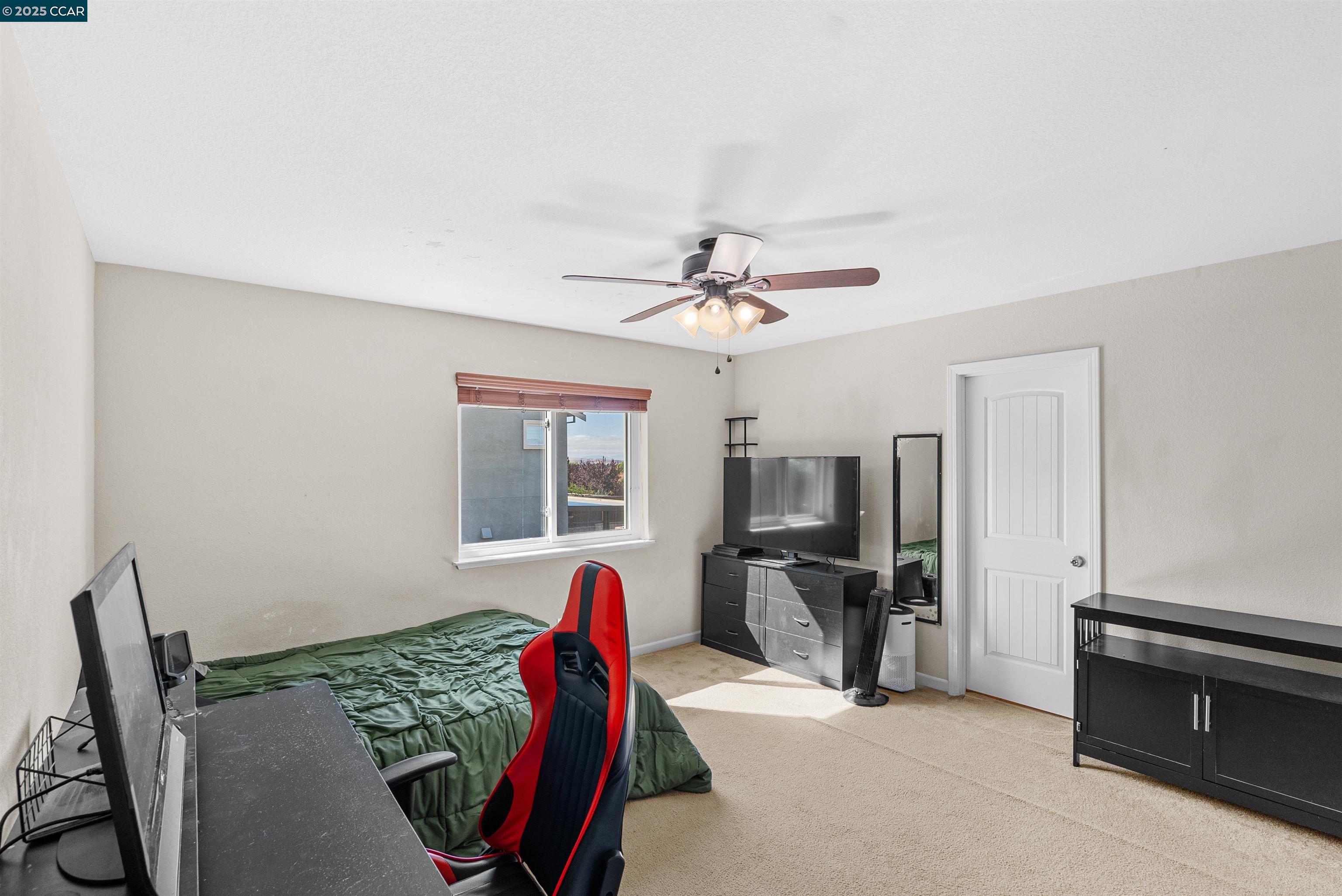 Detail Gallery Image 21 of 37 For 3826 Danbury Way, Fairfield,  CA 94553 - 5 Beds | 3/1 Baths