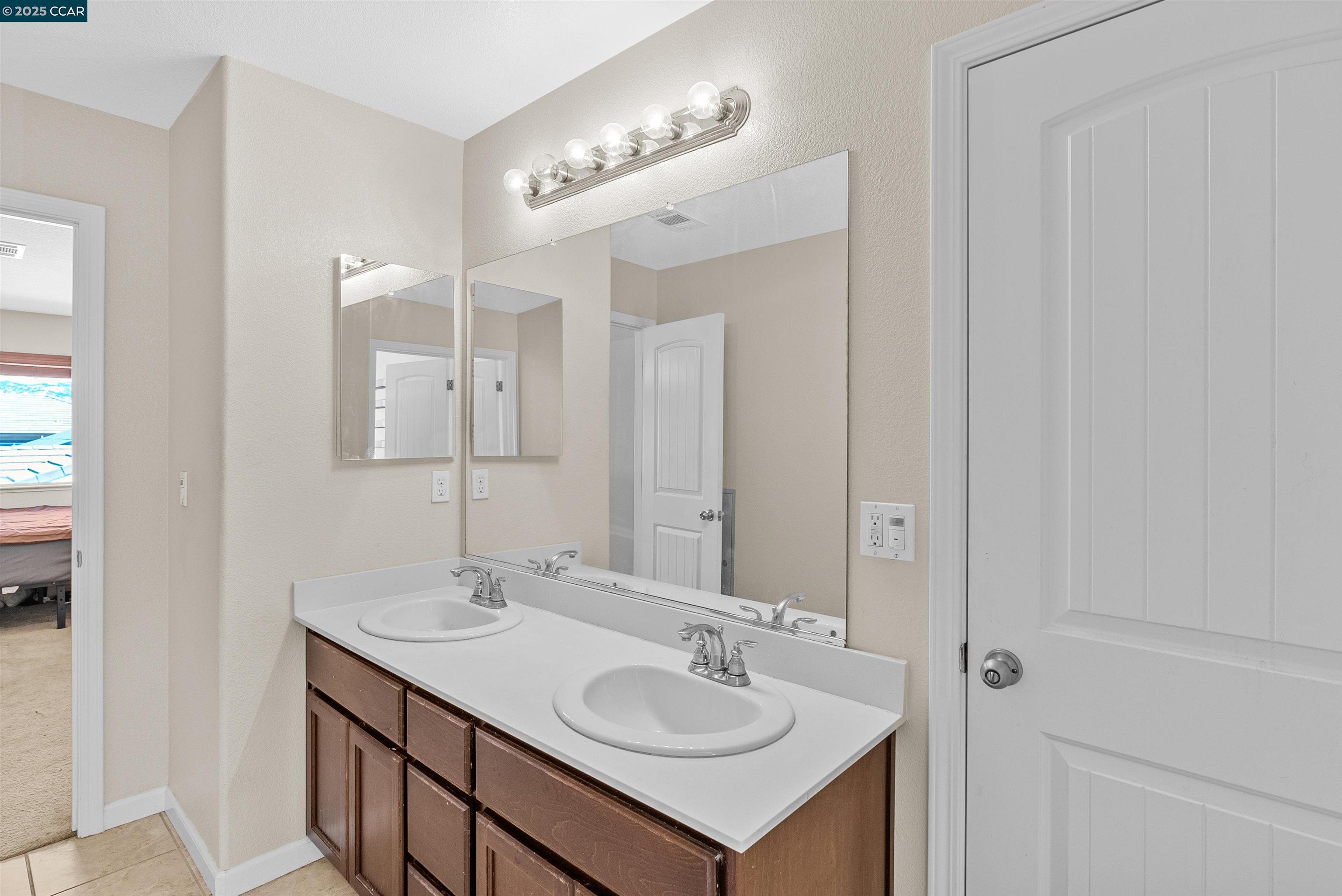 Detail Gallery Image 23 of 37 For 3826 Danbury Way, Fairfield,  CA 94553 - 5 Beds | 3/1 Baths