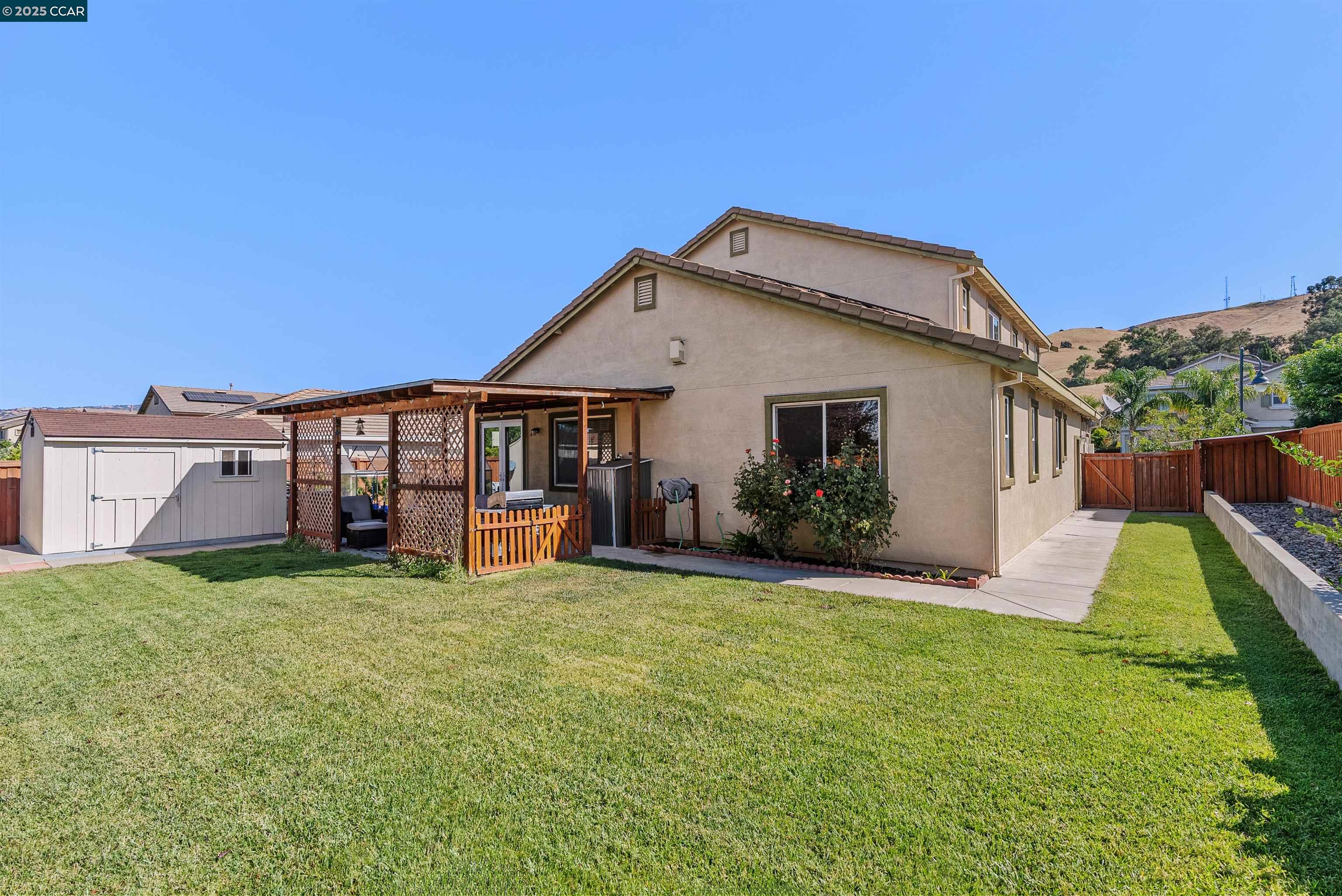 Detail Gallery Image 30 of 37 For 3826 Danbury Way, Fairfield,  CA 94553 - 5 Beds | 3/1 Baths