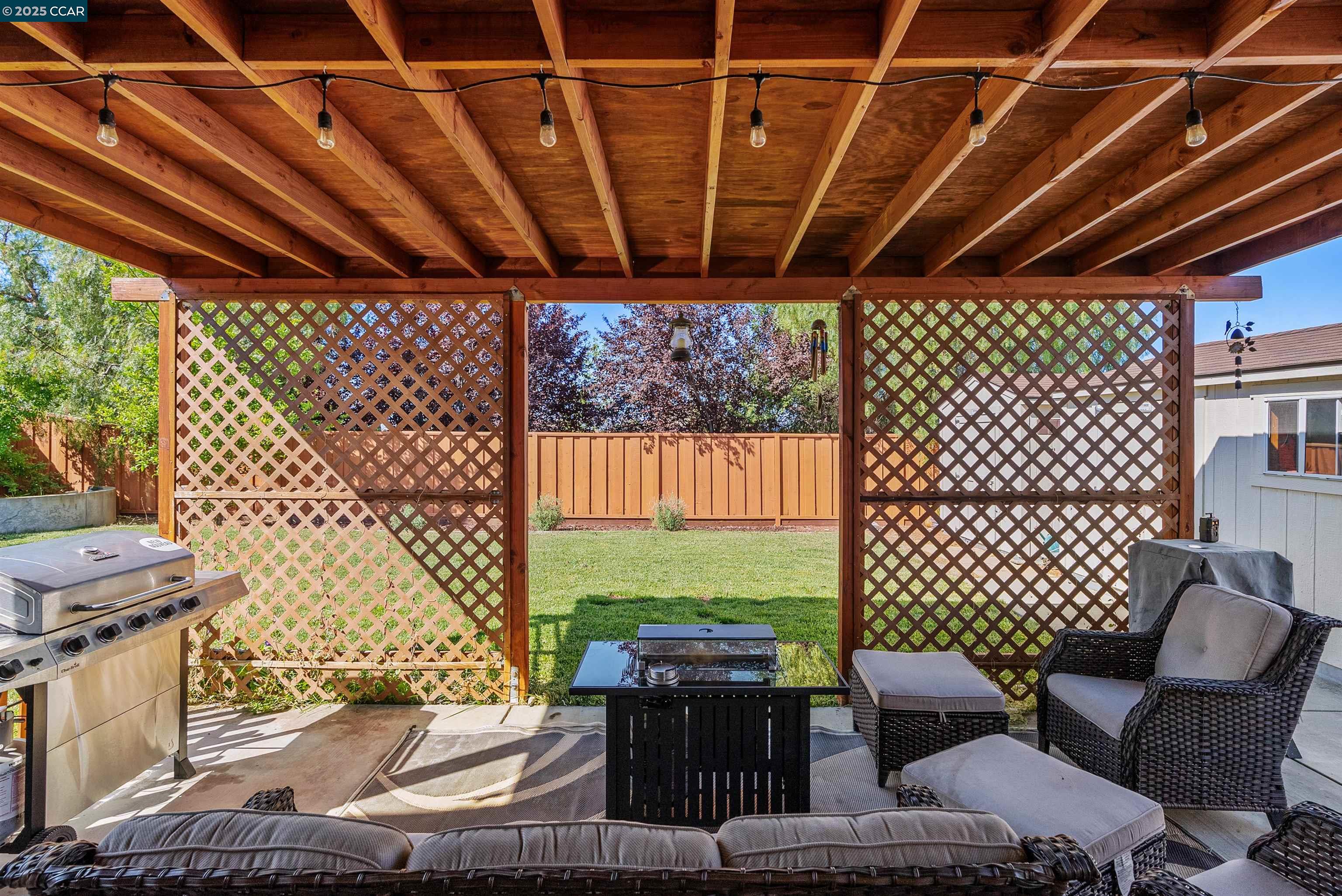 Detail Gallery Image 34 of 37 For 3826 Danbury Way, Fairfield,  CA 94553 - 5 Beds | 3/1 Baths