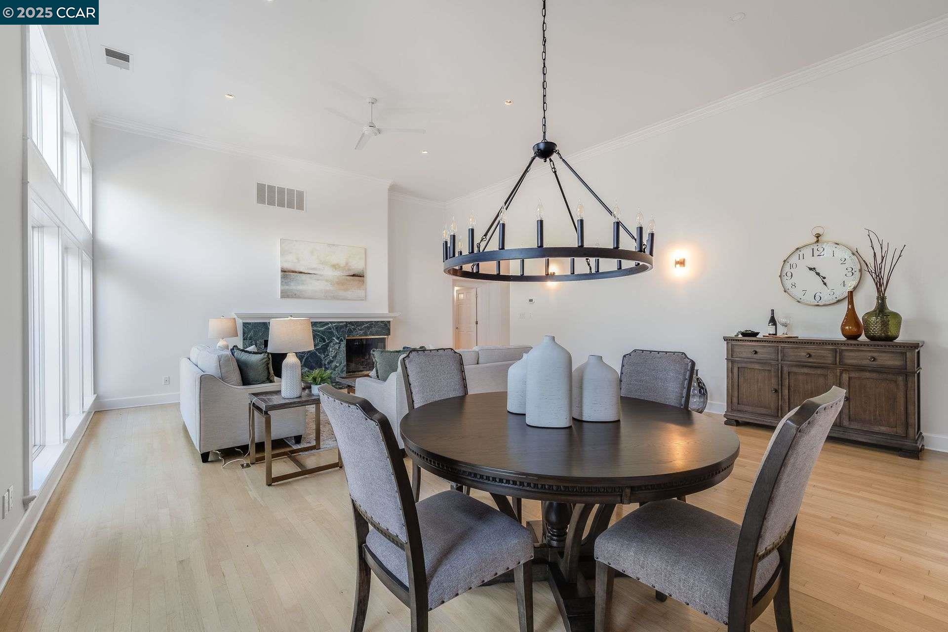 Detail Gallery Image 12 of 55 For 33 Altamount Drive, Orinda,  CA 94563 - 5 Beds | 3/1 Baths