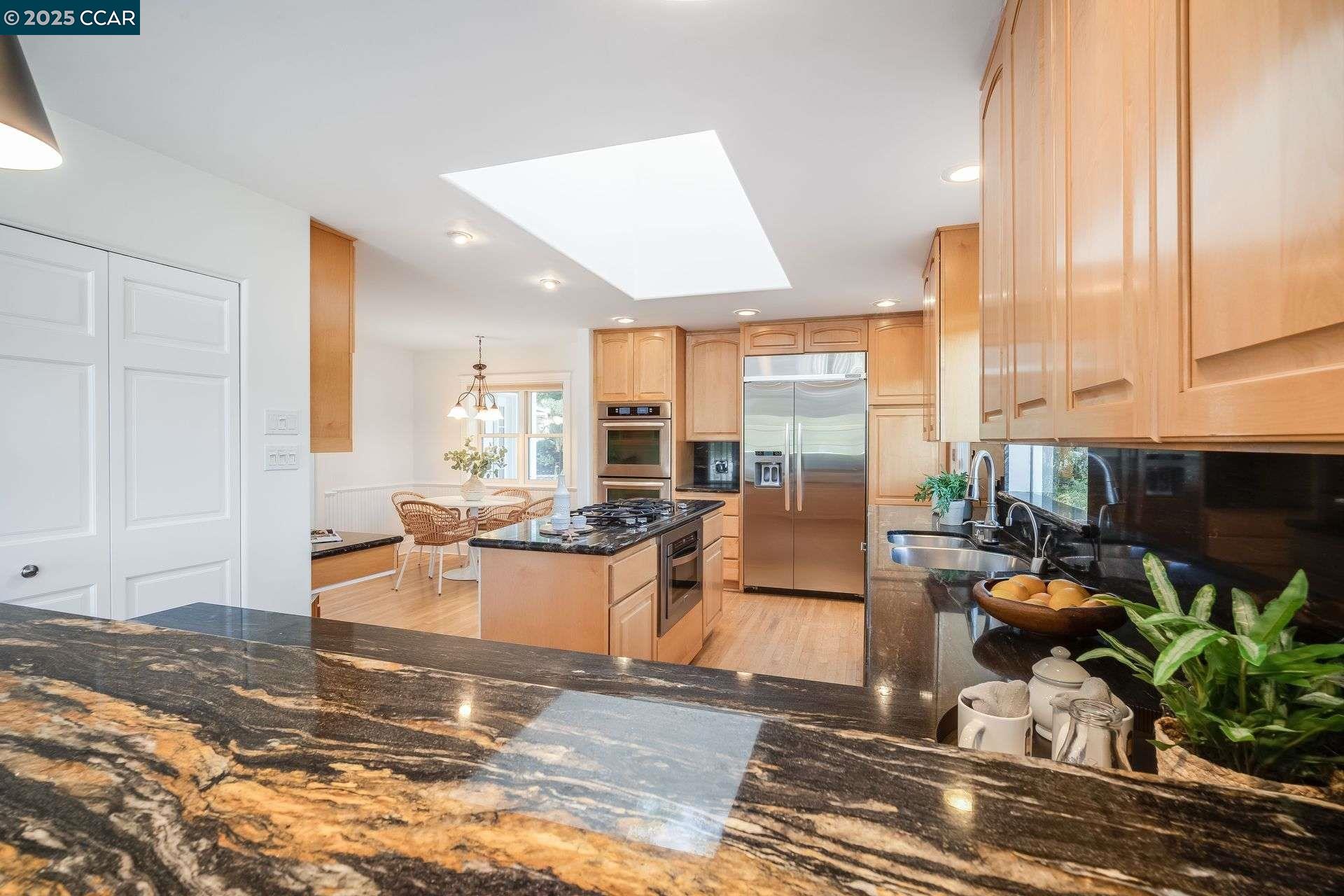 Detail Gallery Image 17 of 55 For 33 Altamount Drive, Orinda,  CA 94563 - 5 Beds | 3/1 Baths