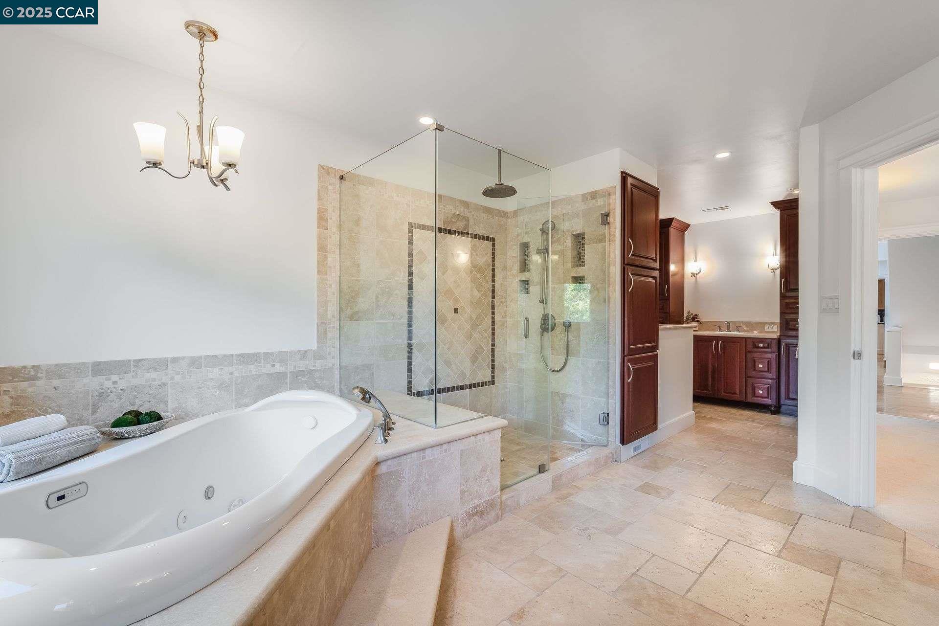 Detail Gallery Image 30 of 55 For 33 Altamount Drive, Orinda,  CA 94563 - 5 Beds | 3/1 Baths