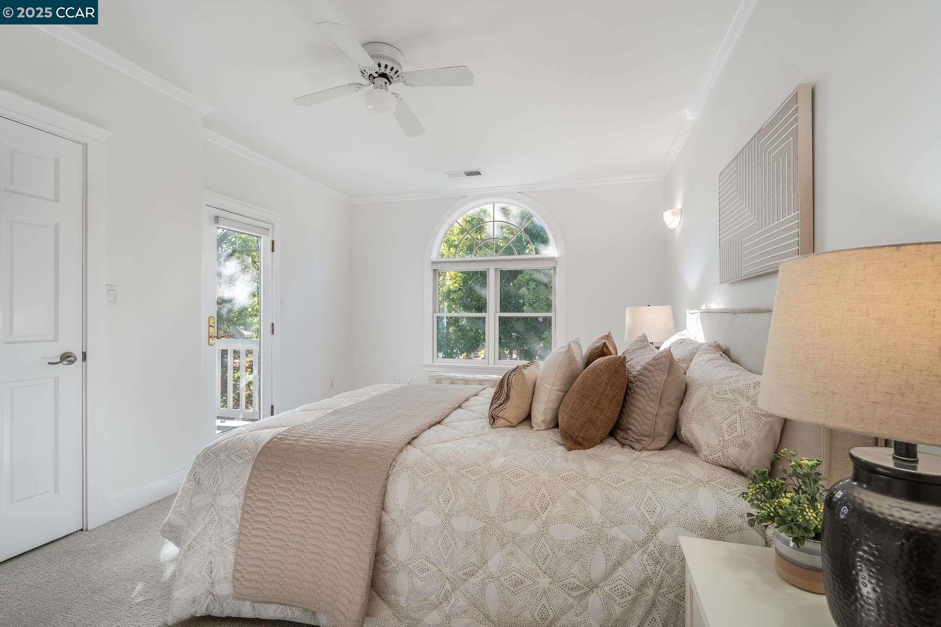 Detail Gallery Image 35 of 55 For 33 Altamount Drive, Orinda,  CA 94563 - 5 Beds | 3/1 Baths